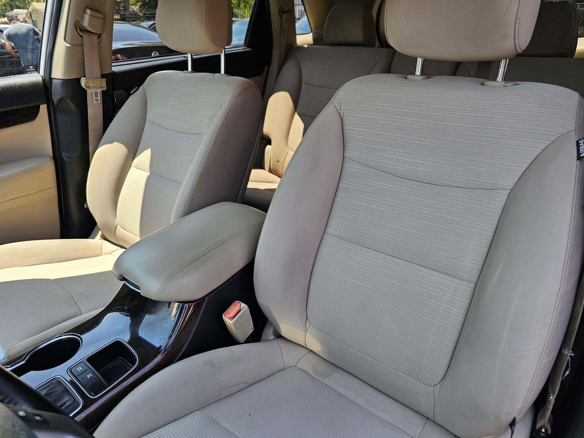 2014 Kia Sorento LX photo 36