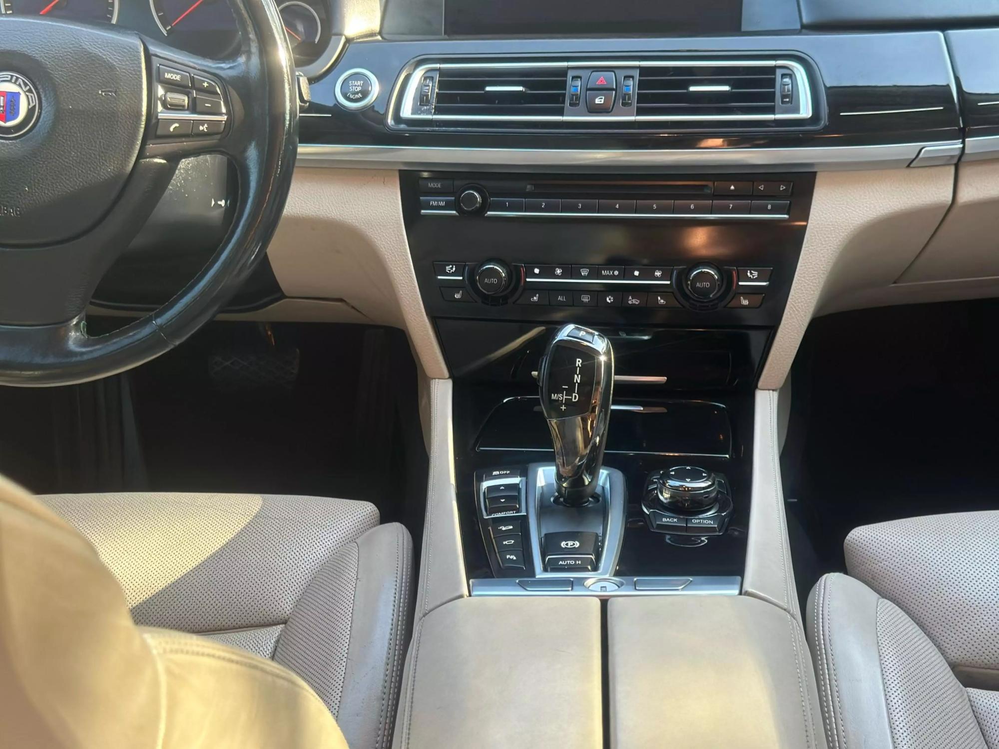 2012 BMW 7 Series Base photo 124