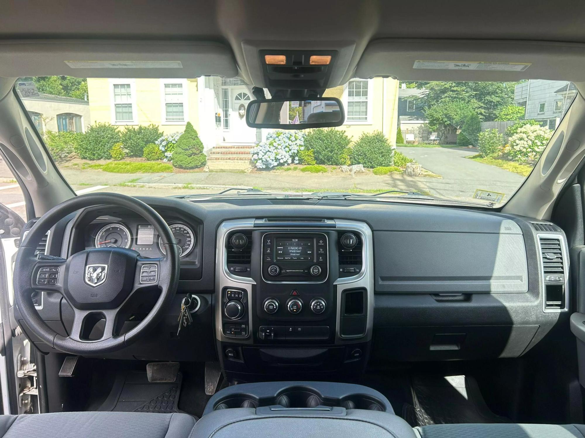 2016 RAM Ram 1500 Pickup SLT photo 23