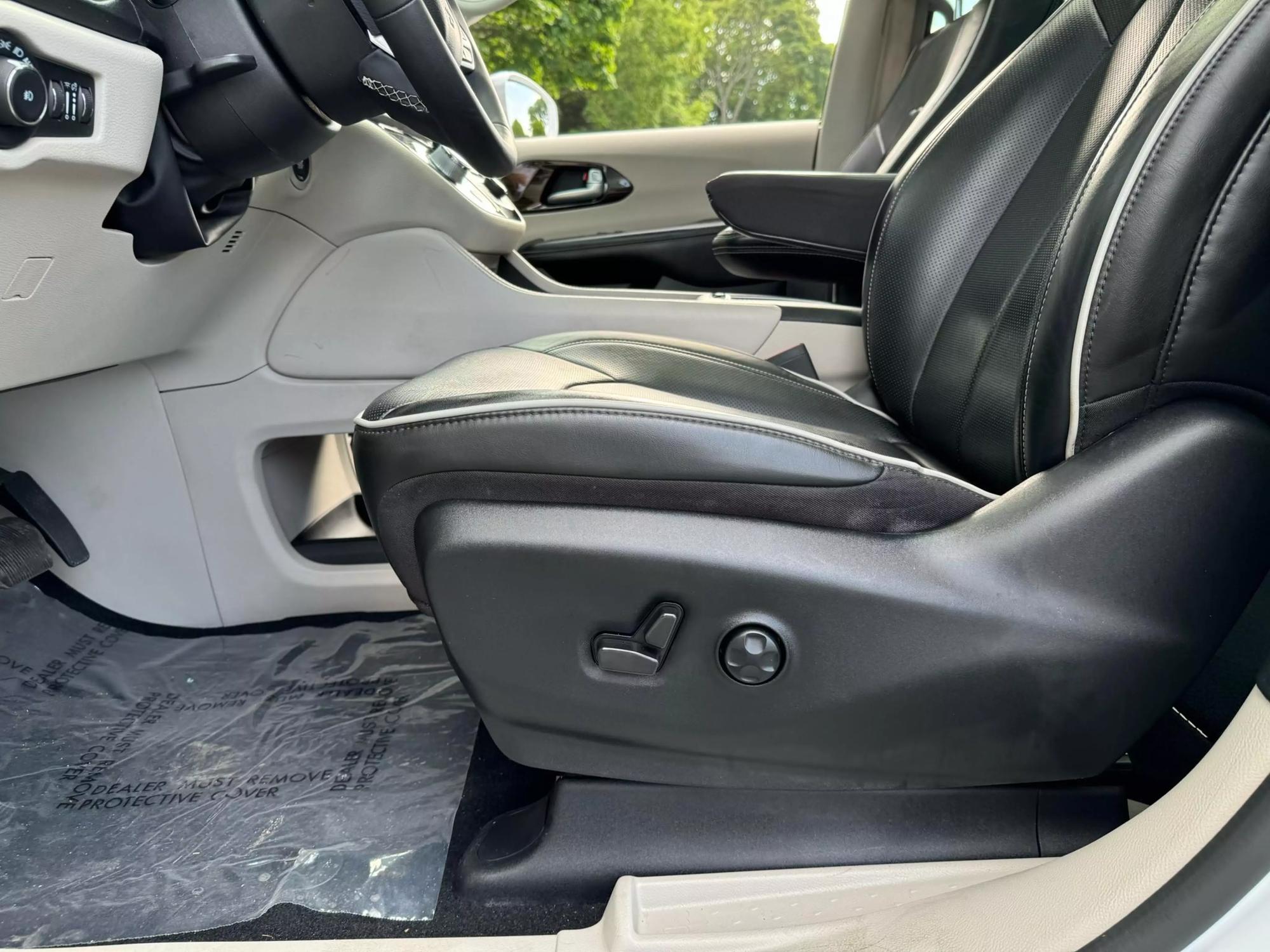 2022 Chrysler Pacifica Limited photo 107