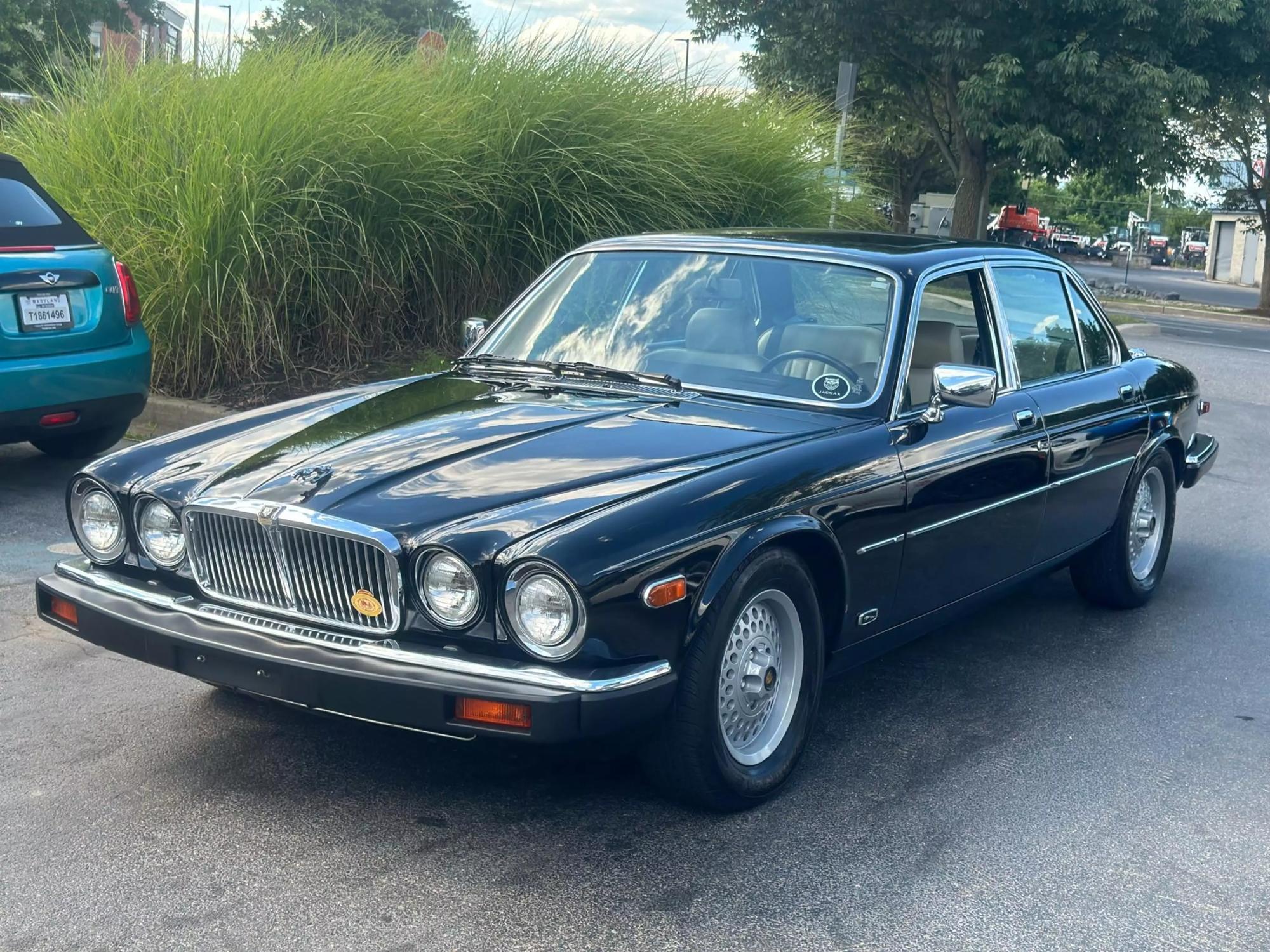 1983 Jaguar XJ6 null photo 72