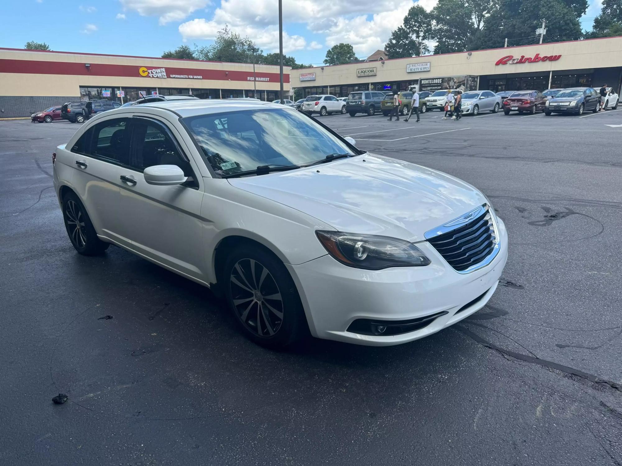 2014 Chrysler 200 Limited photo 12