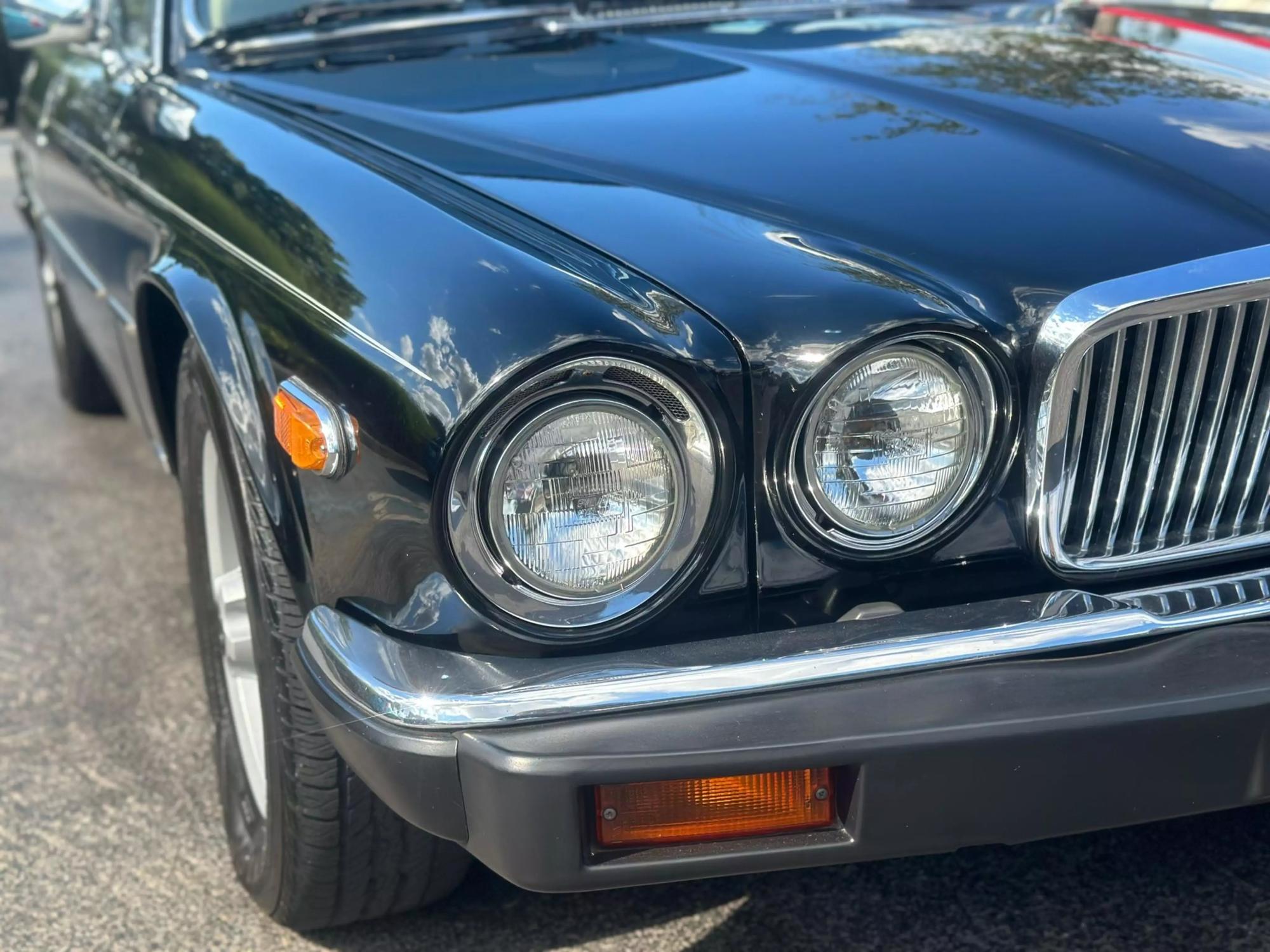 1983 Jaguar XJ6 null photo 132