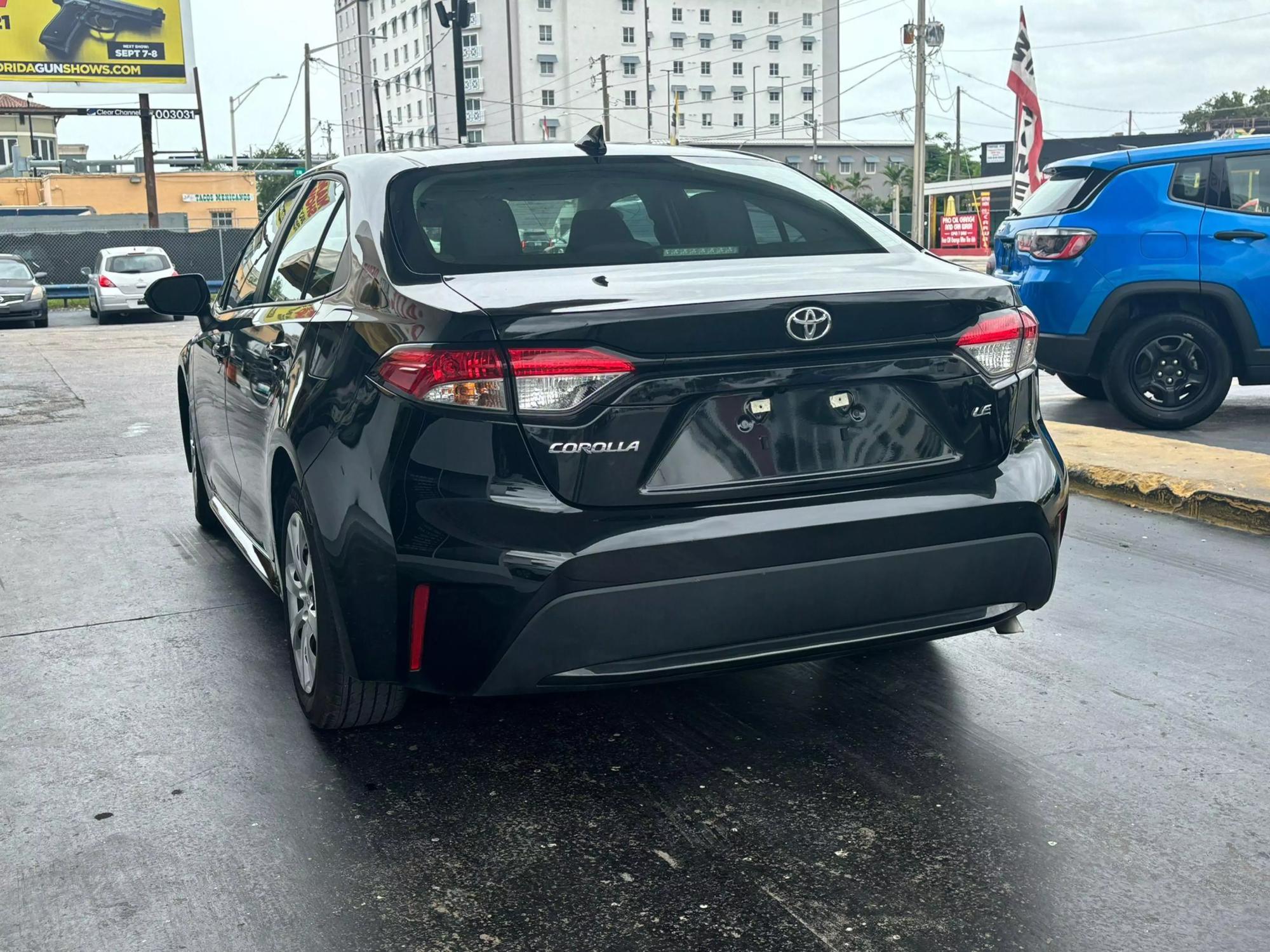 2022 Toyota Corolla LE photo 14