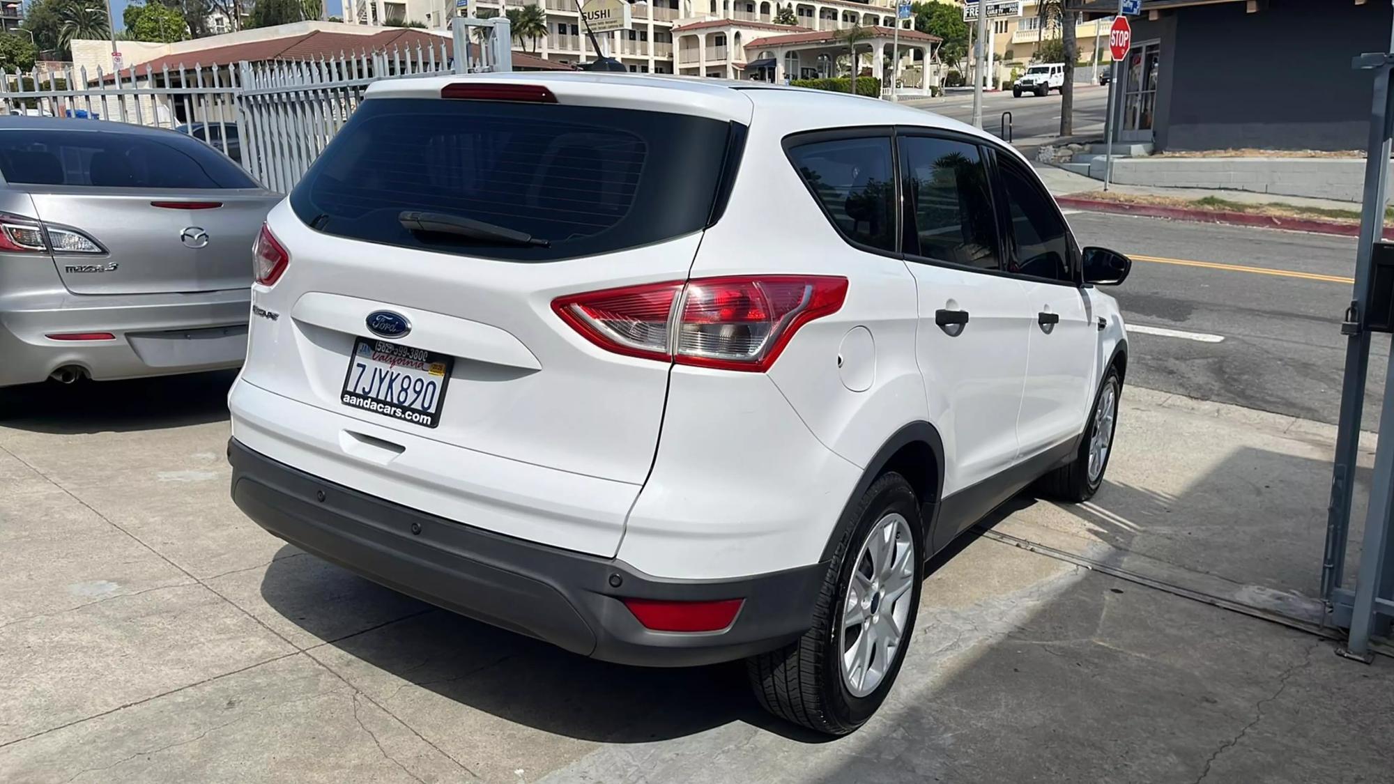 2015 Ford Escape S photo 34