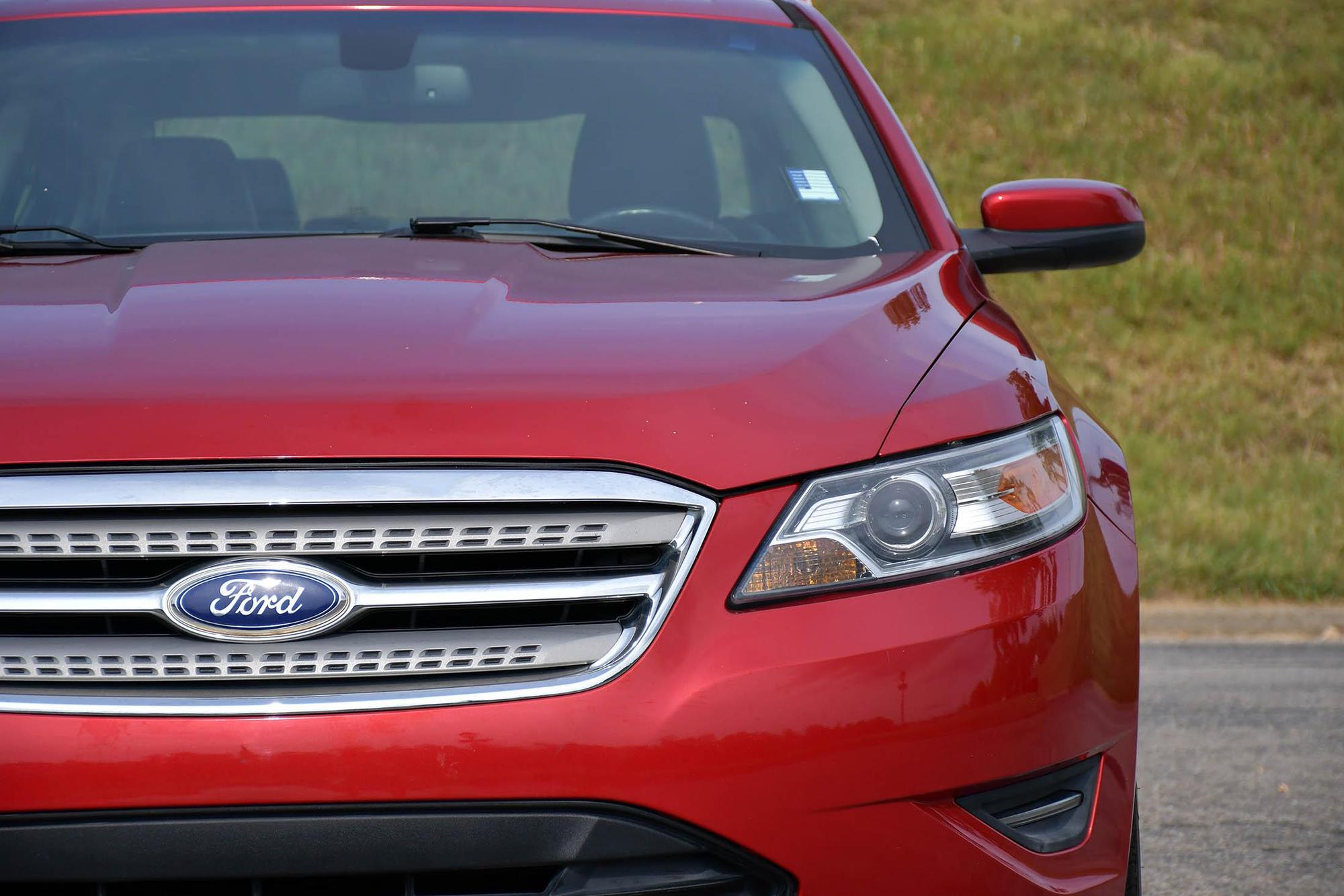 2012 Ford Taurus SEL photo 38