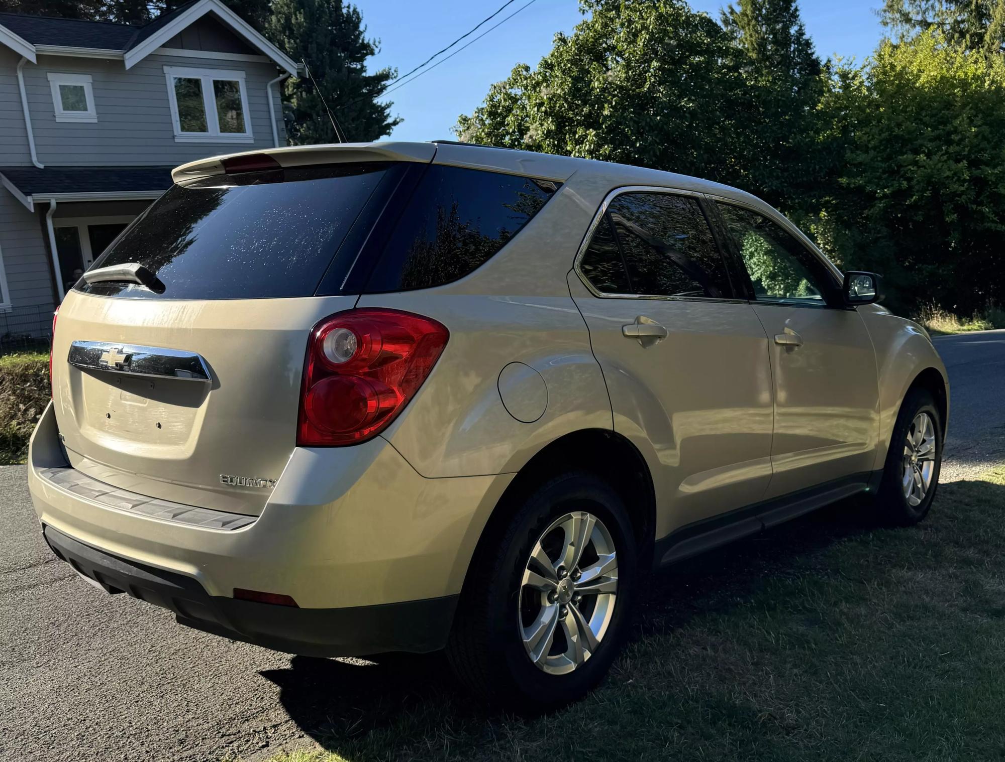 2011 Chevrolet Equinox LS photo 19