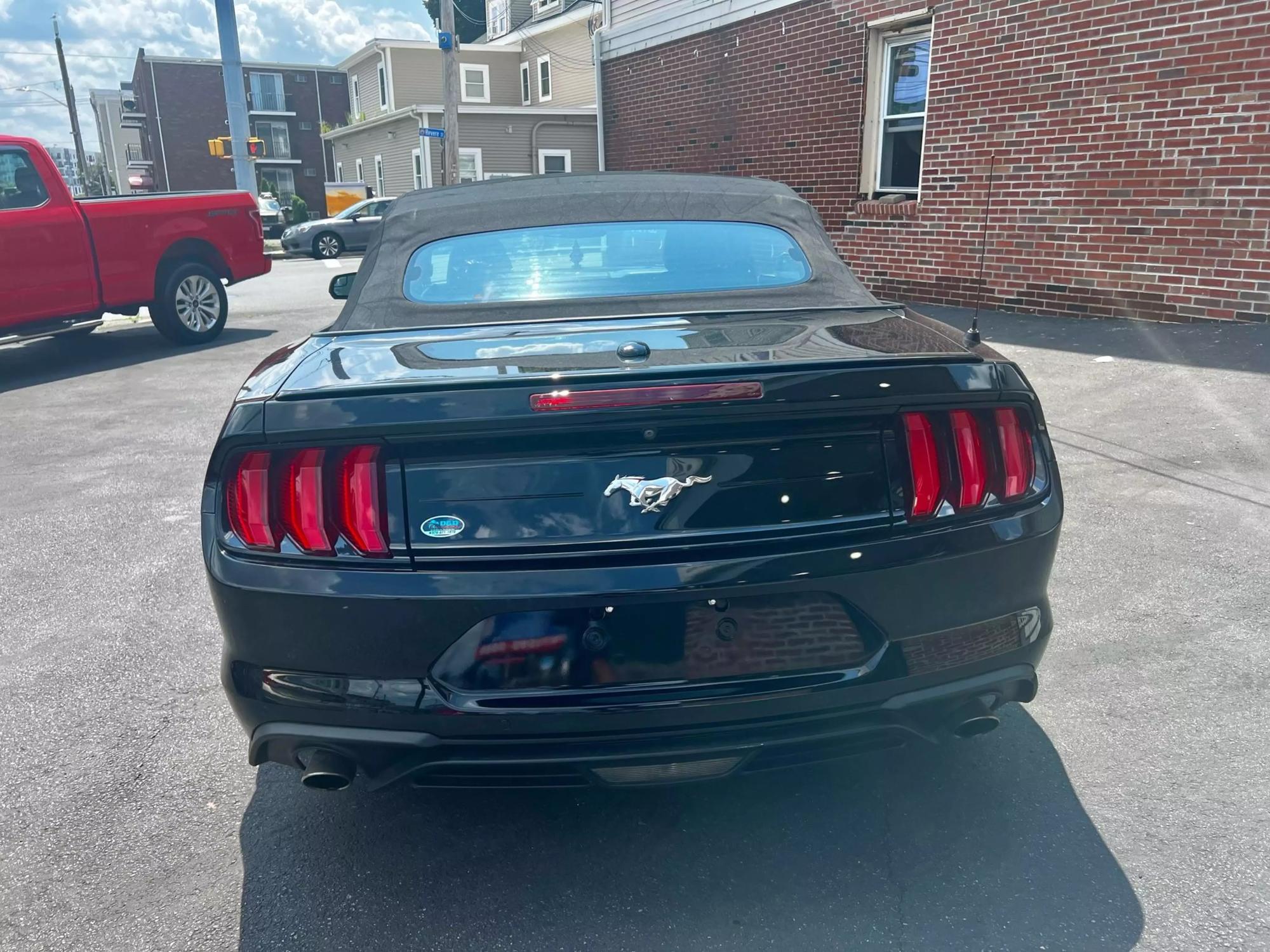 2018 Ford Mustang EcoBoost photo 23