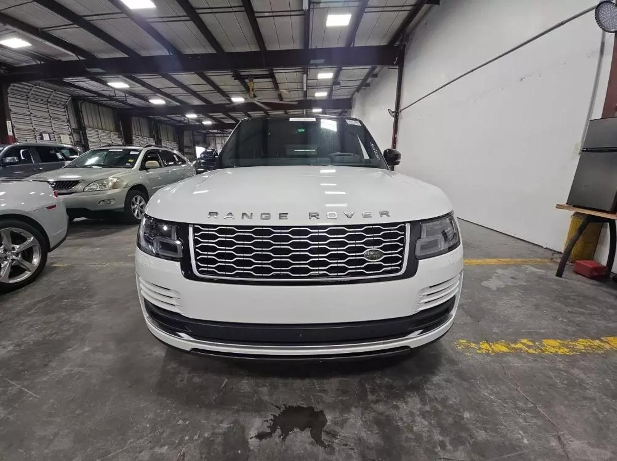 2018 Land Rover Range Rover Supercharged photo 11