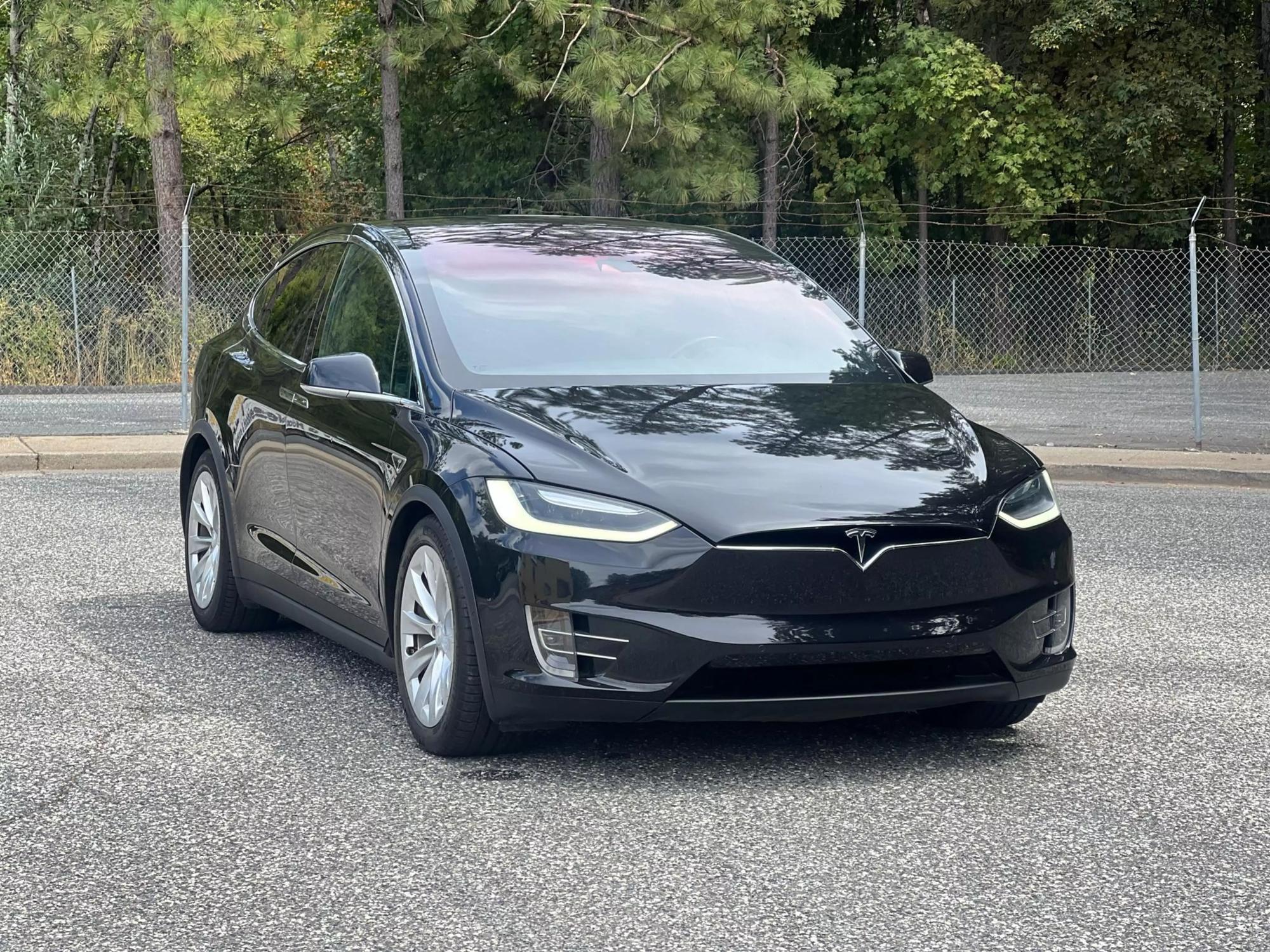 2016 Tesla Model X 90D photo 24