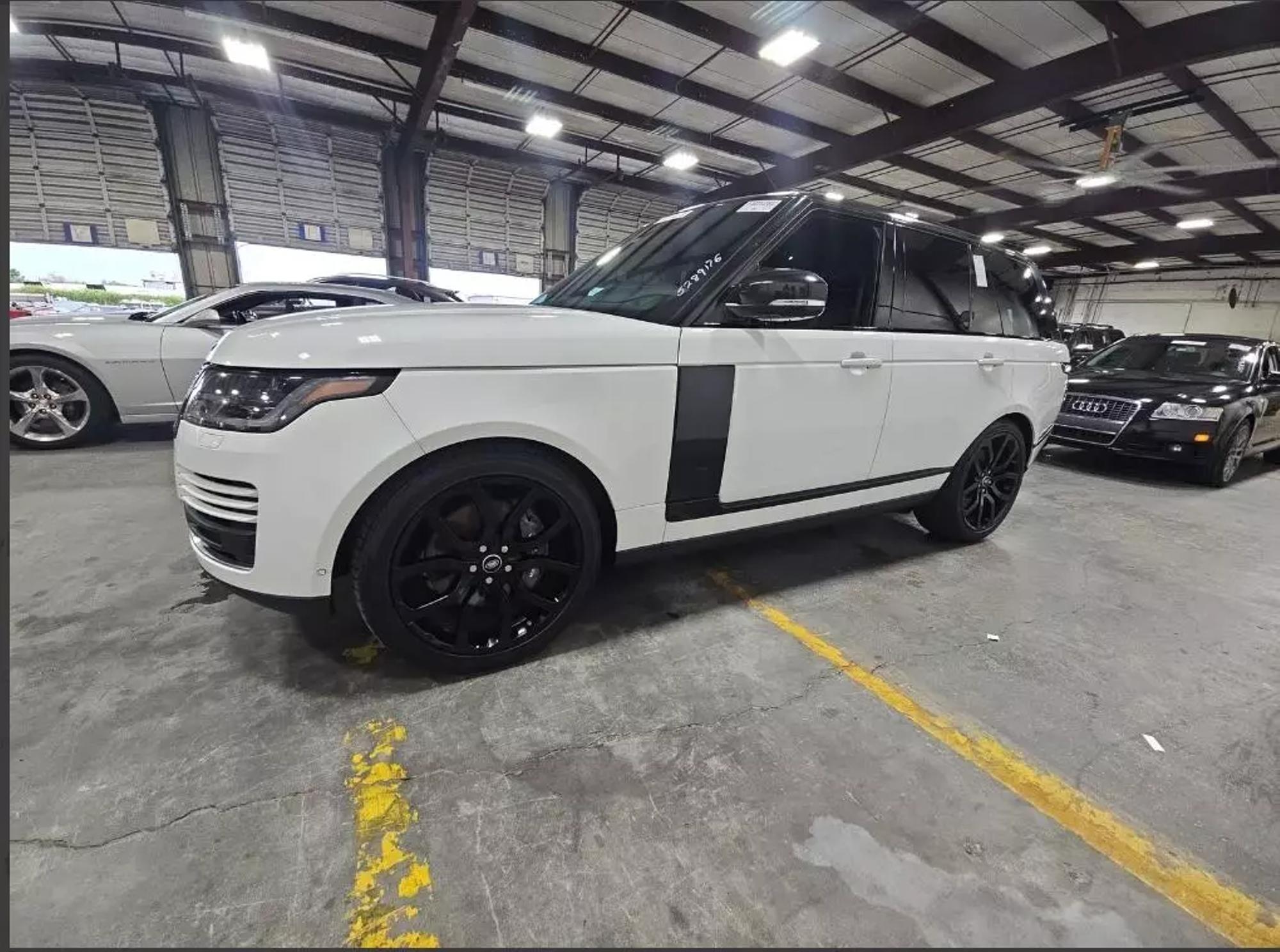 2018 Land Rover Range Rover Supercharged photo 14