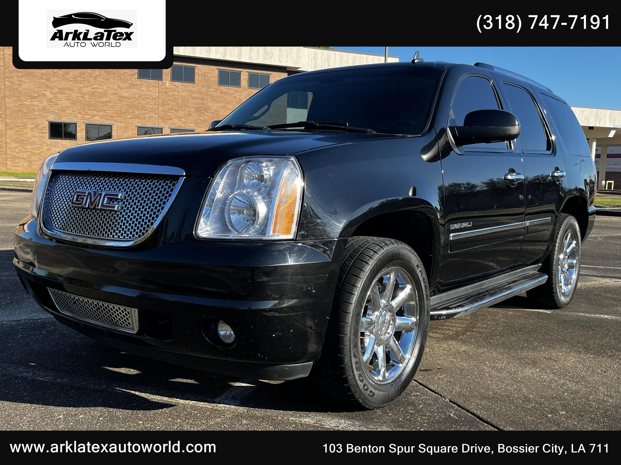 2011 GMC Yukon Denali photo 14