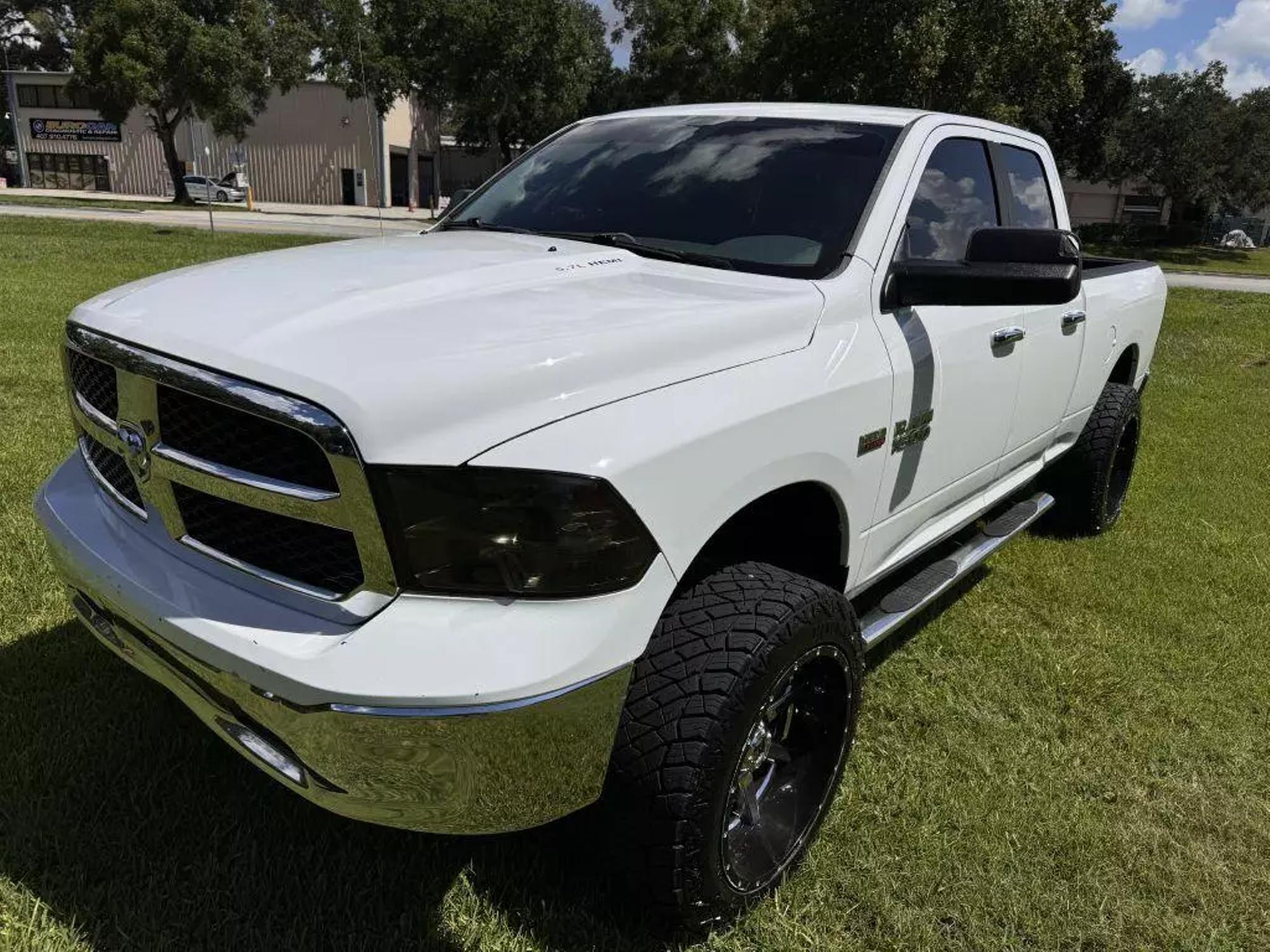 2014 RAM Ram 1500 Pickup SLT photo 16