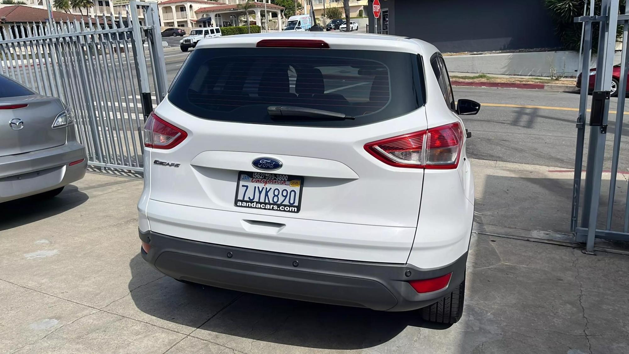 2015 Ford Escape S photo 35