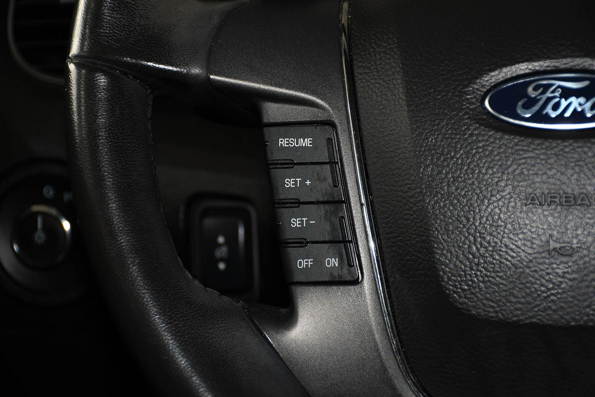 2012 Ford Taurus SEL photo 62