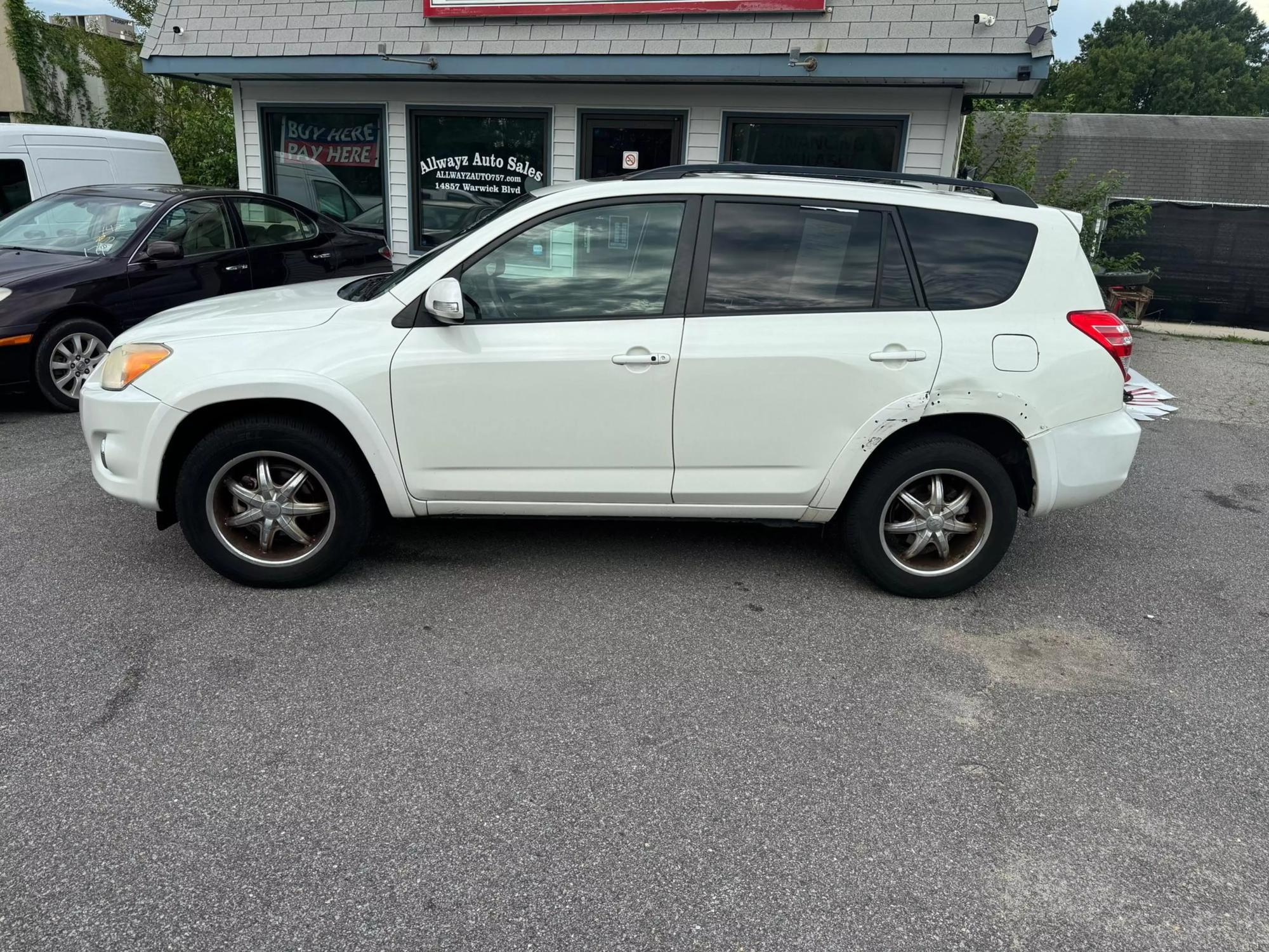 2010 Toyota RAV4 Limited photo 16