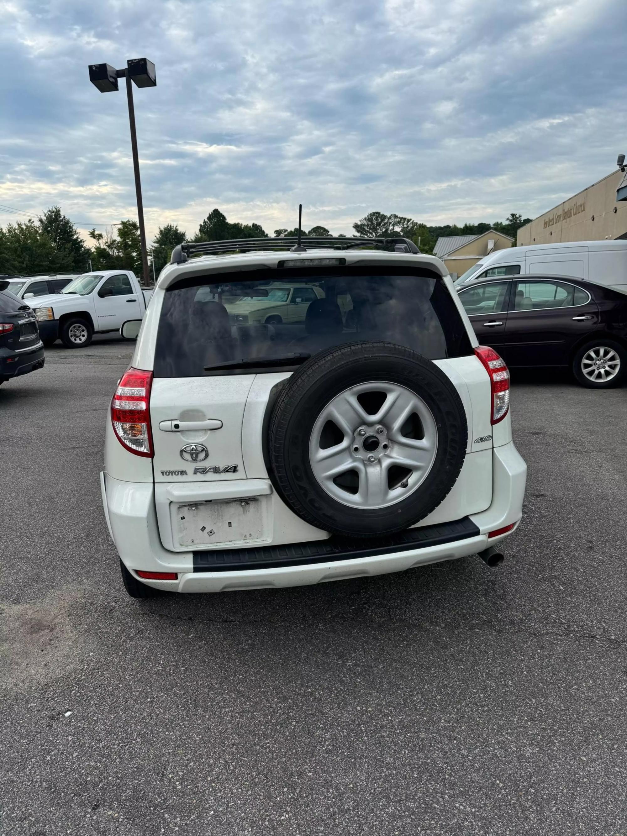 2010 Toyota RAV4 Limited photo 18