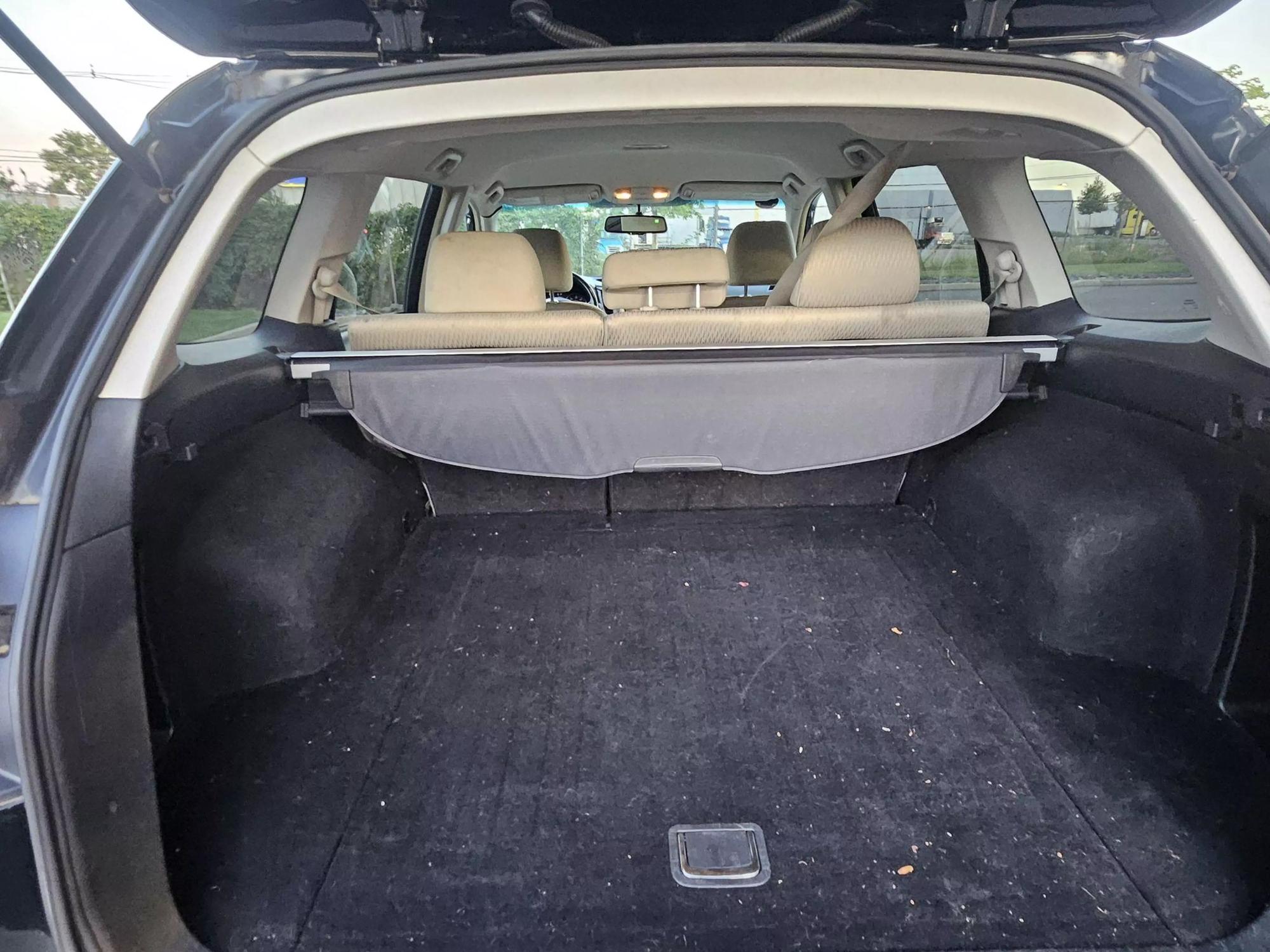 2012 Subaru Outback Premium photo 34