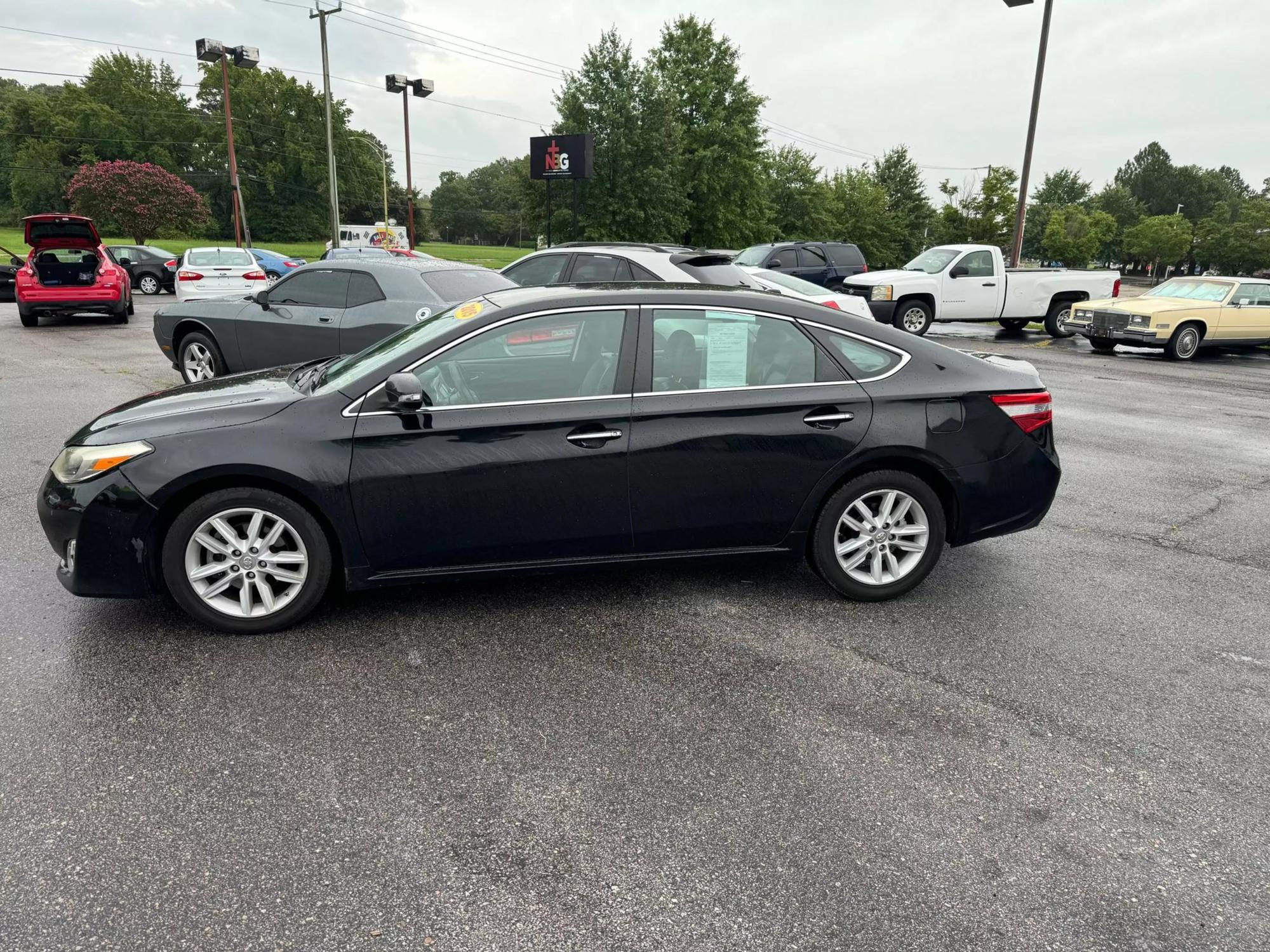 2015 Toyota Avalon XLE photo 14