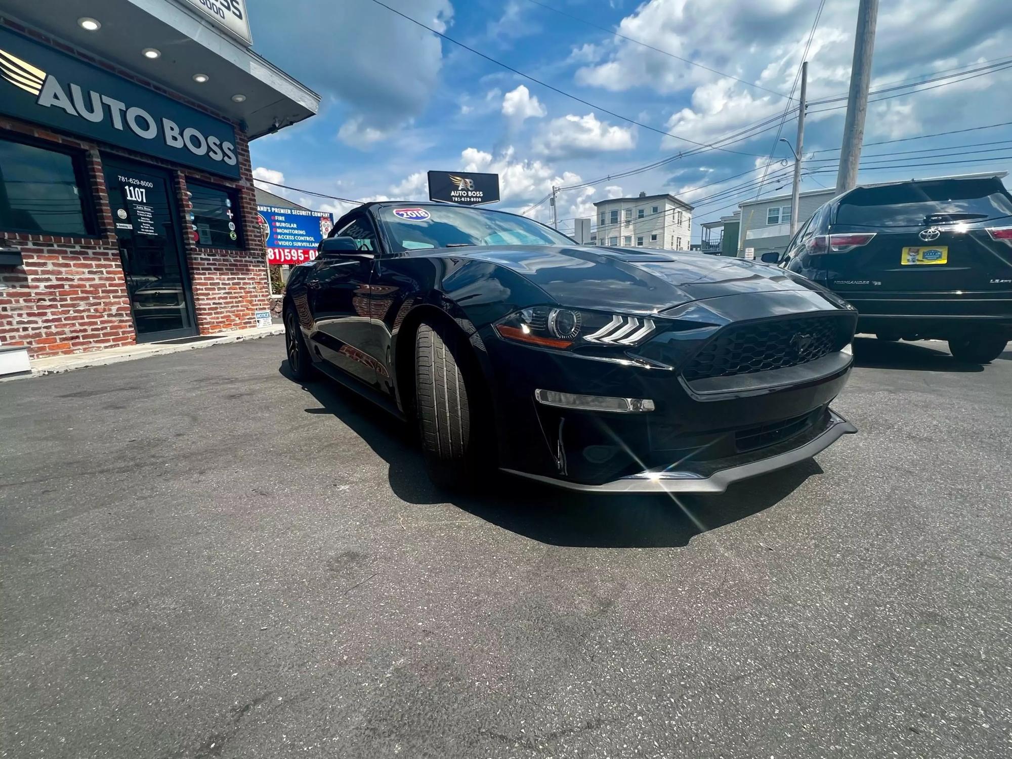 2018 Ford Mustang EcoBoost photo 18