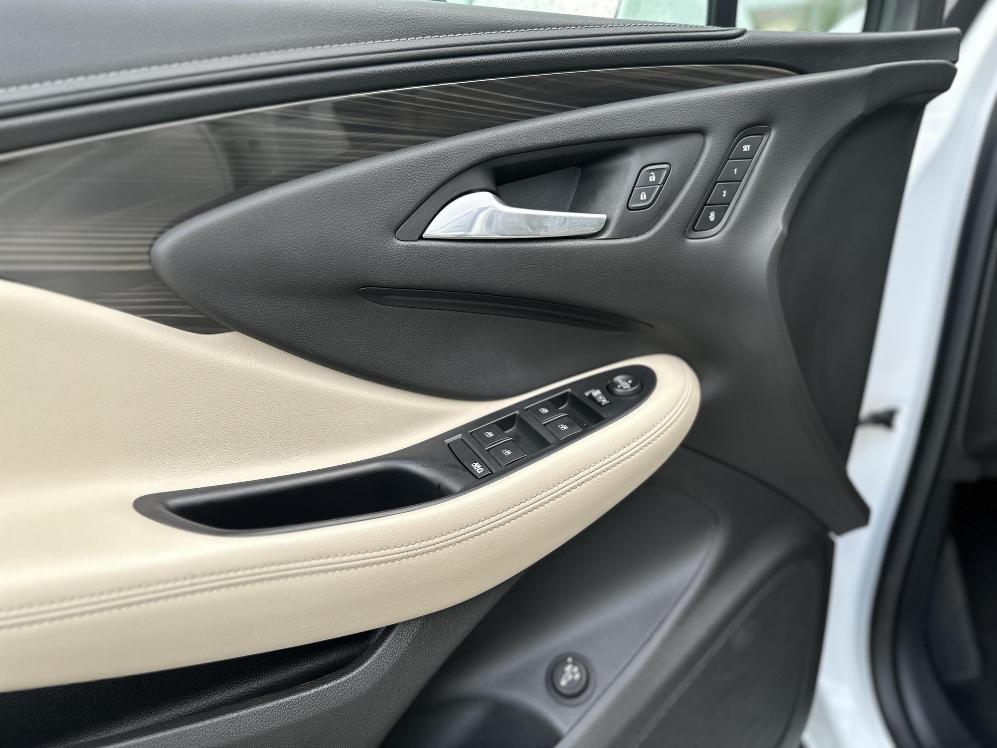 2020 Buick Envision Essence photo 40