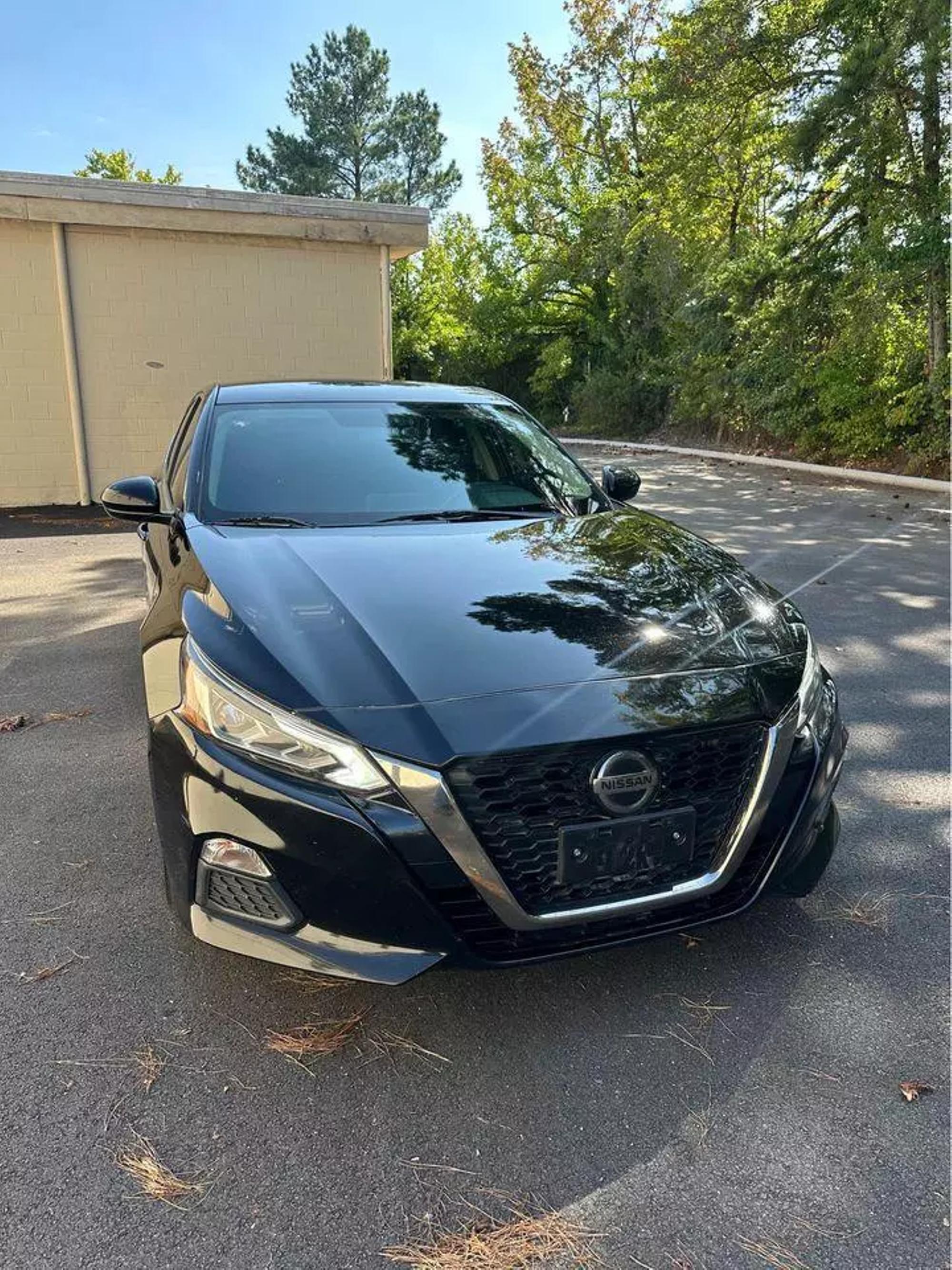 2019 Nissan Altima SR photo 17