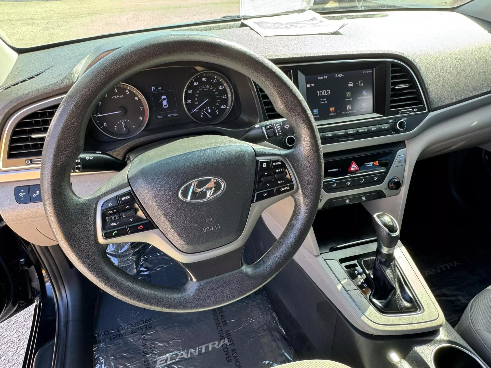 2018 Hyundai Elantra SEL photo 24