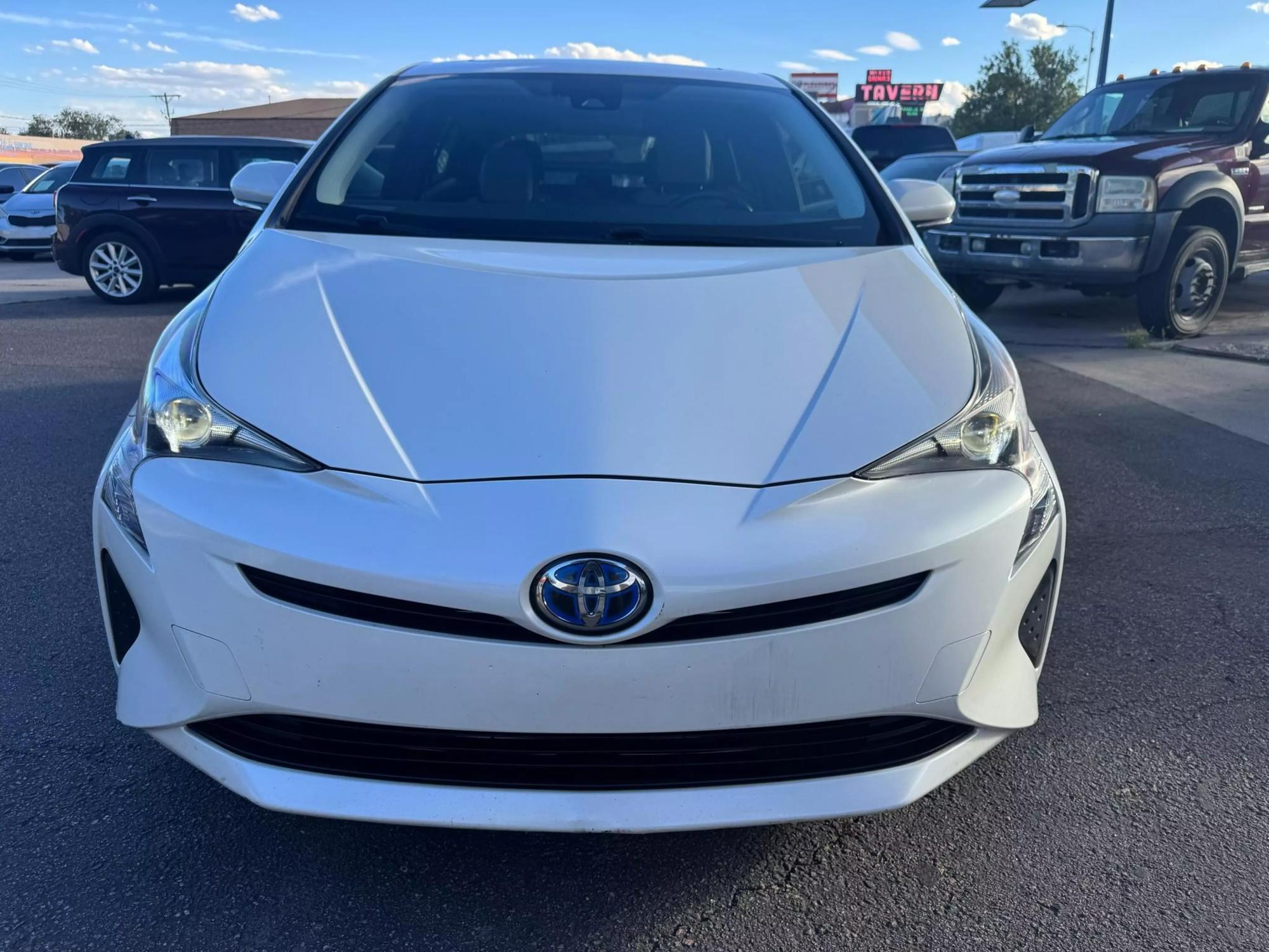 2016 Toyota Prius Four photo 35