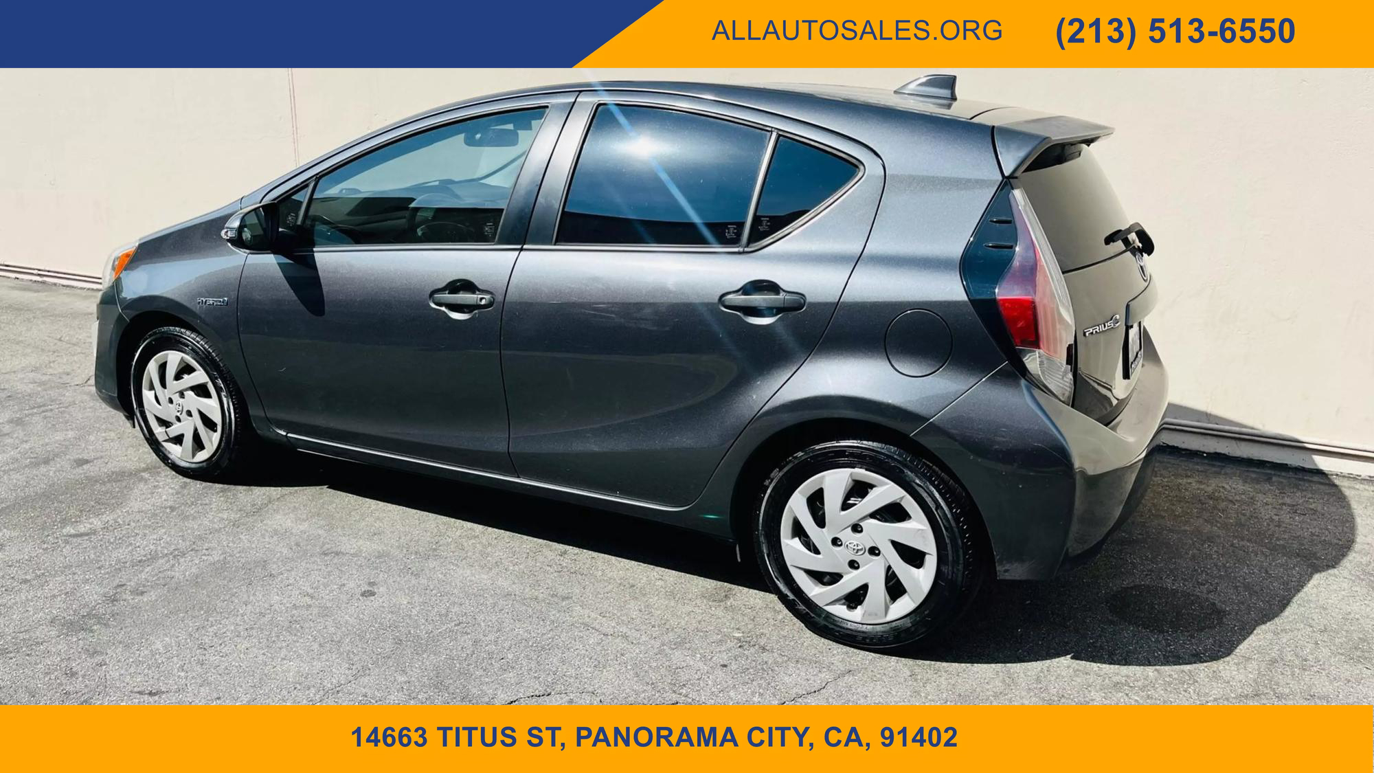 2015 Toyota Prius c Two photo 19