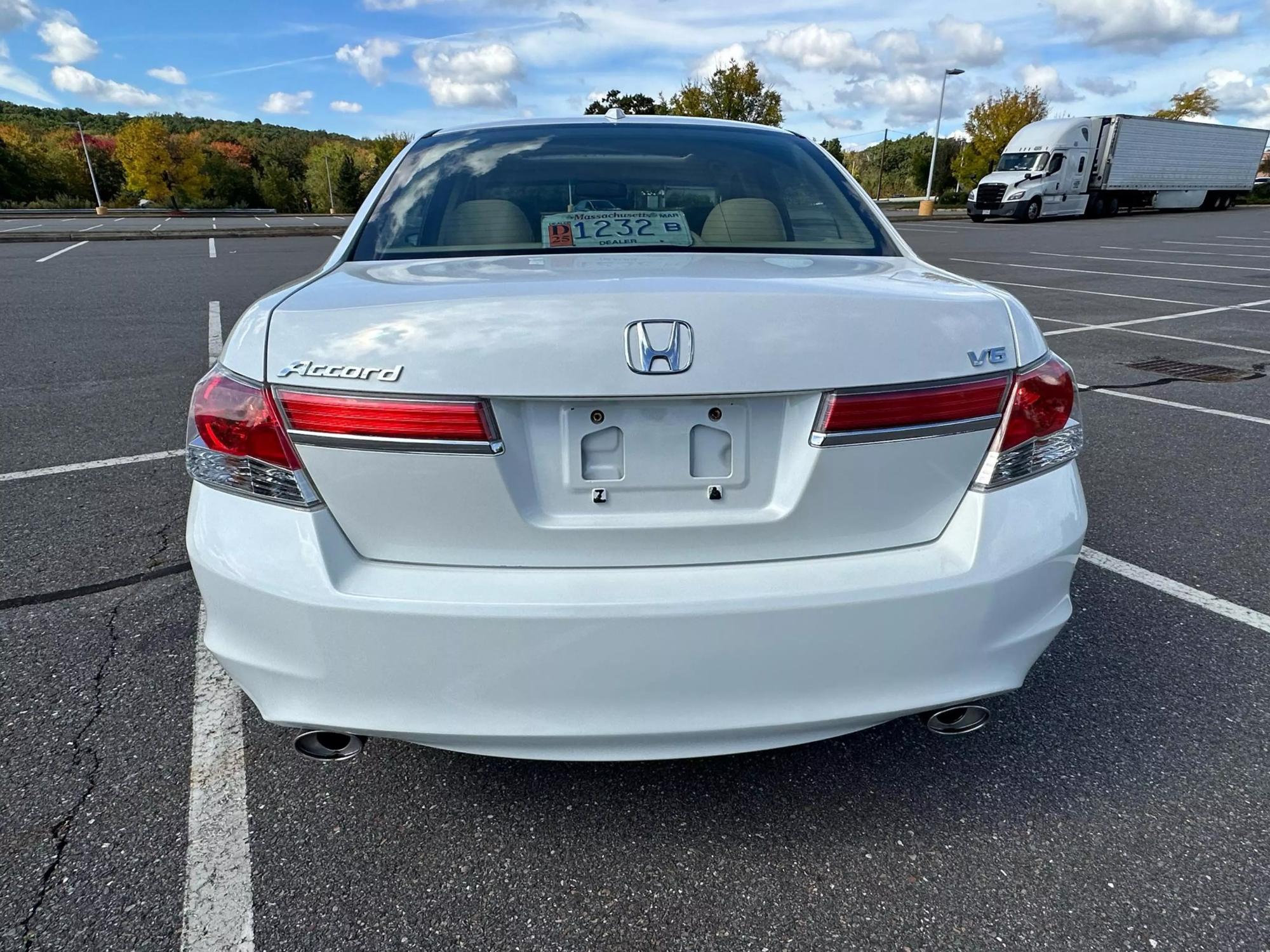 2012 Honda Accord EX-L V6 photo 25