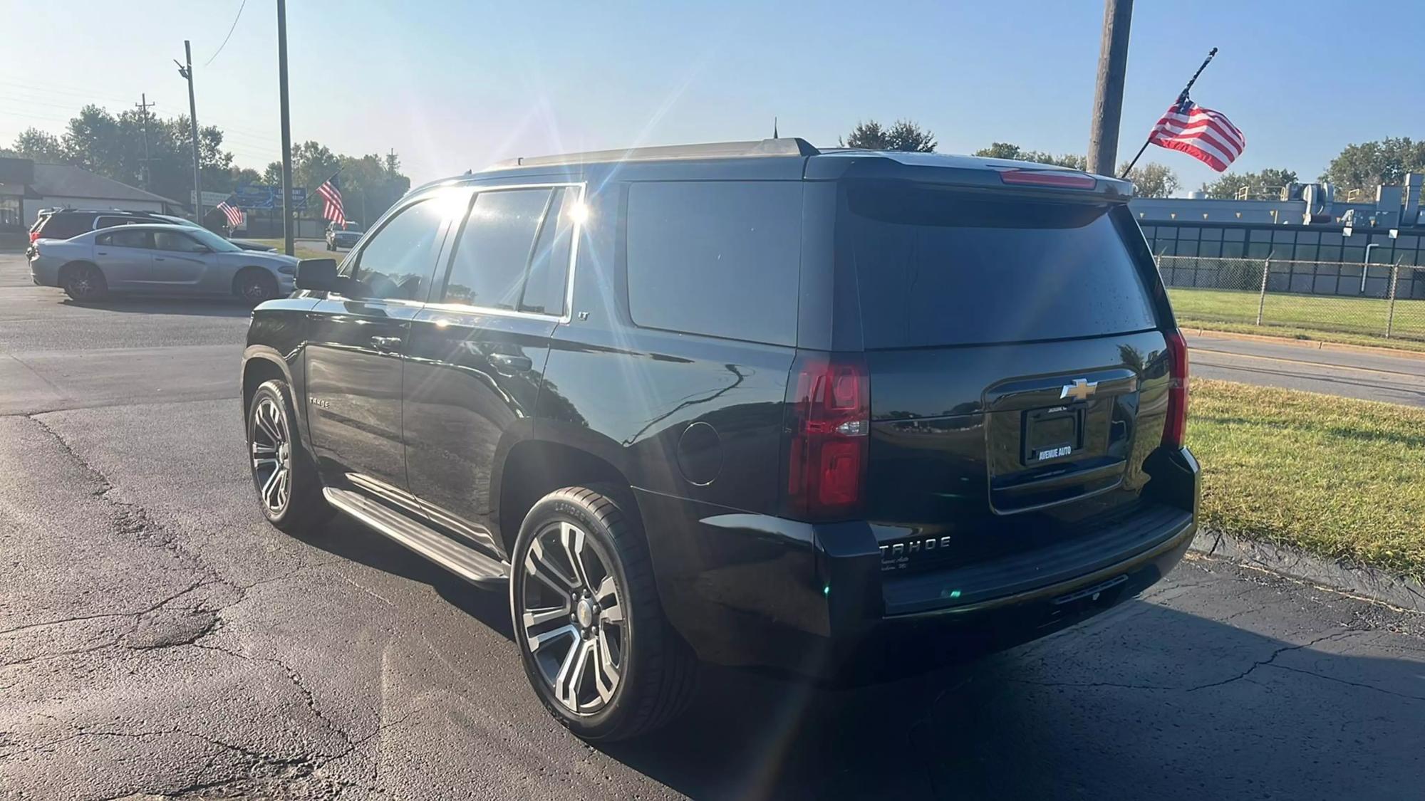 2016 Chevrolet Tahoe LT photo 22