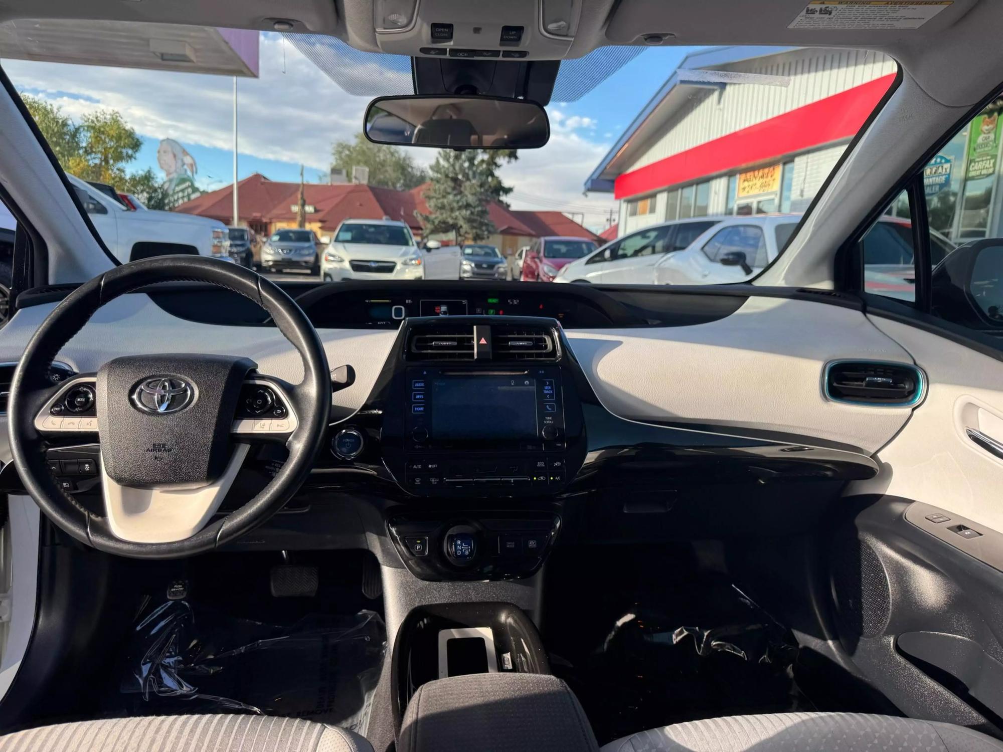 2016 Toyota Prius Four photo 57