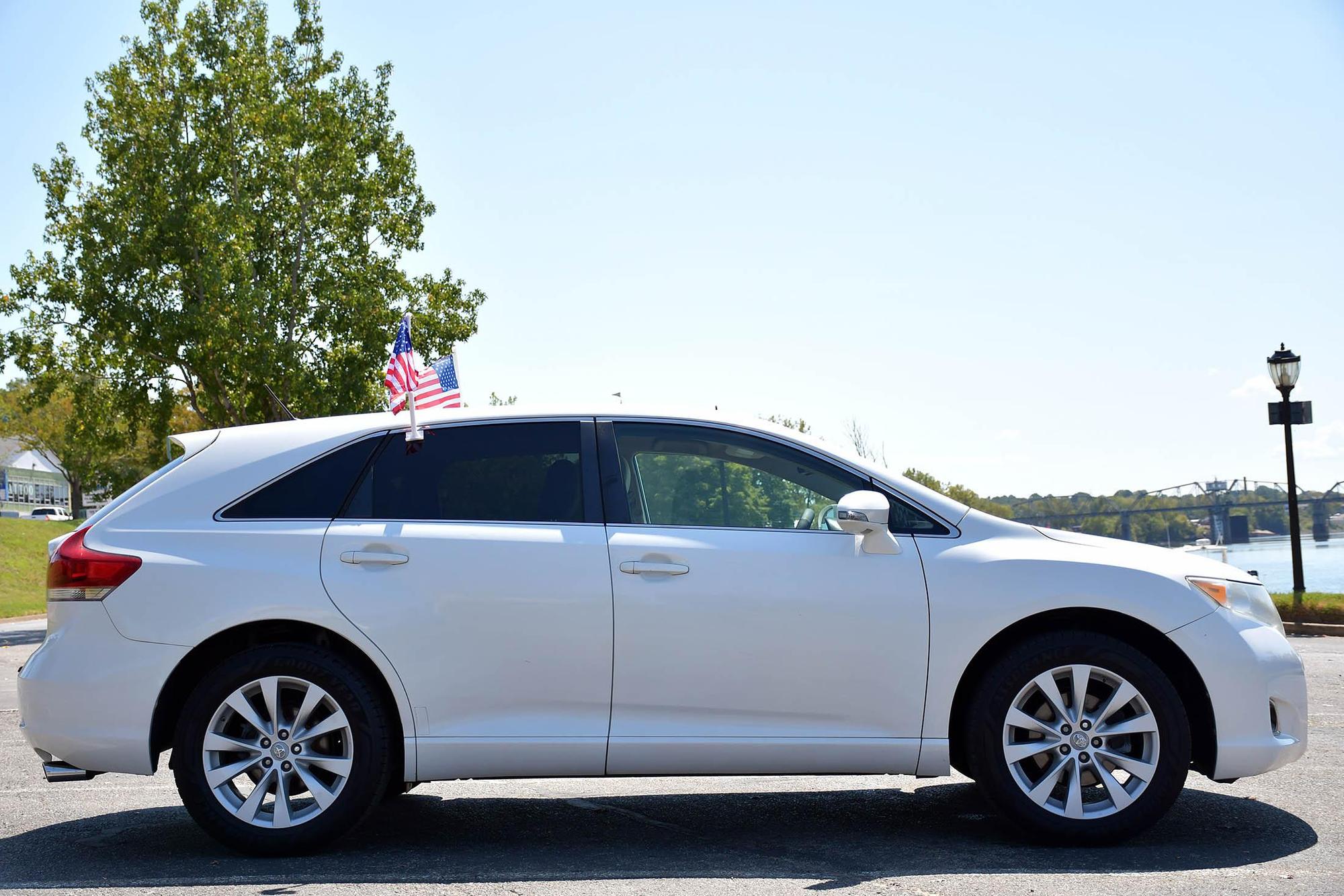 2013 Toyota Venza LE photo 47