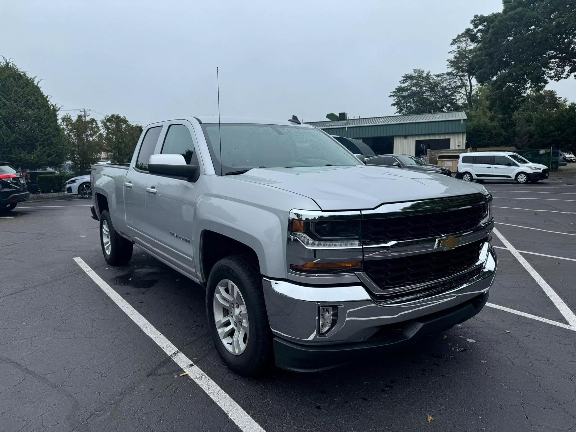 2018 Chevrolet Silverado 1500 LT photo 35