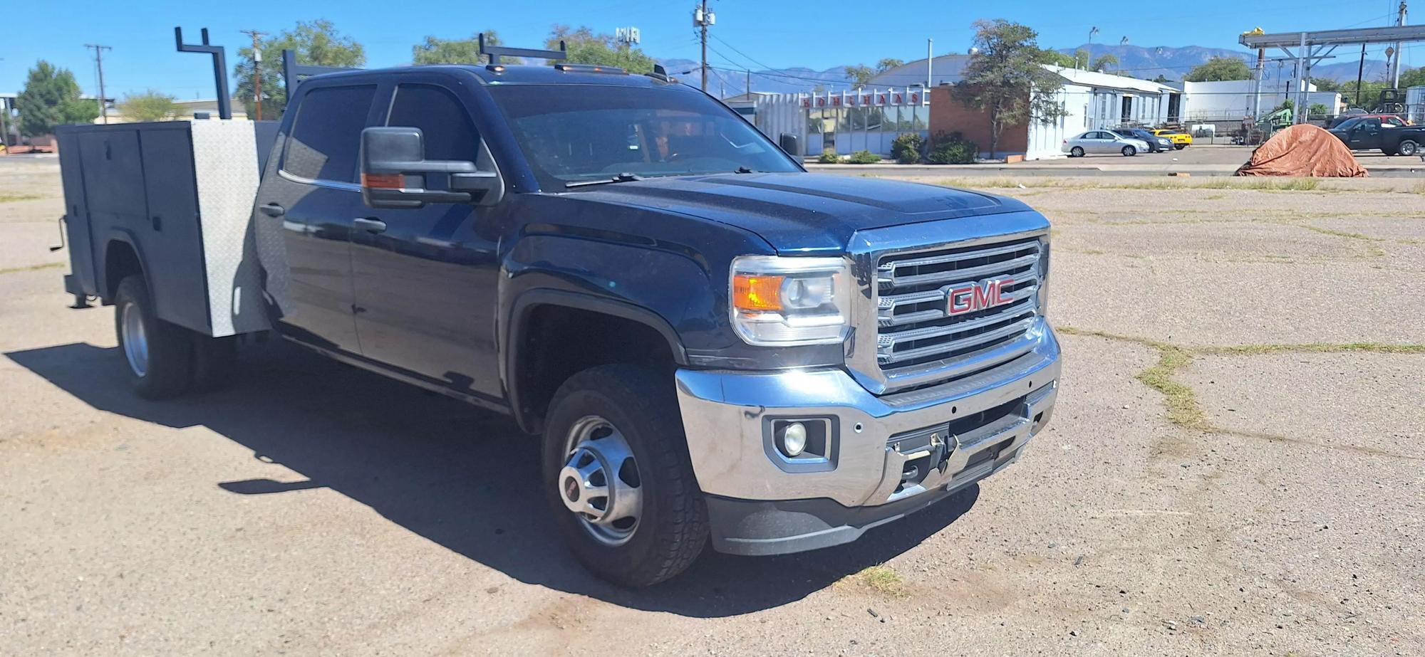 2015 GMC Sierra 3500 Chassis Cab SLE photo 18