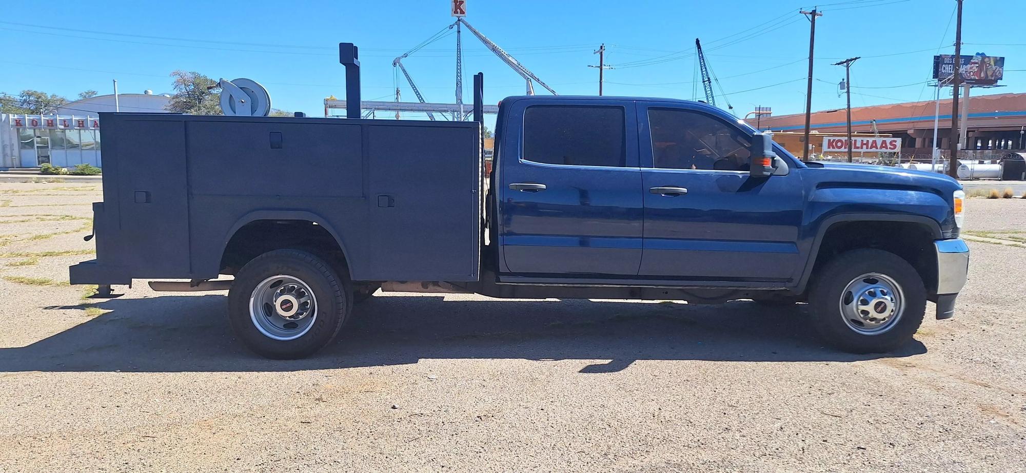 2015 GMC Sierra 3500 Chassis Cab SLE photo 19