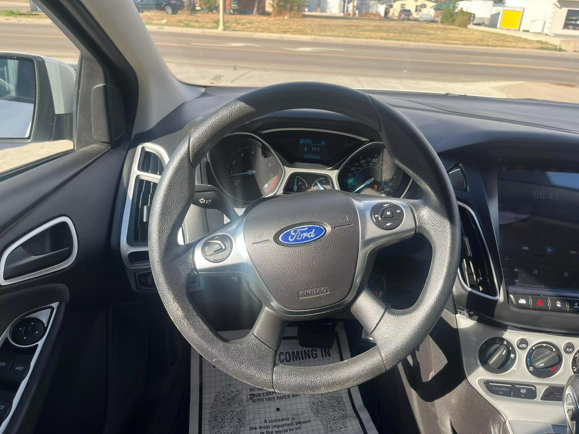 2012 Ford Focus SE photo 35