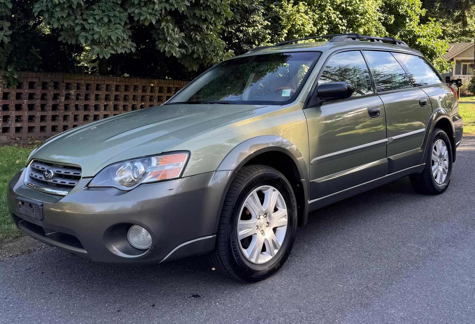 2005 Subaru Outback I photo 16