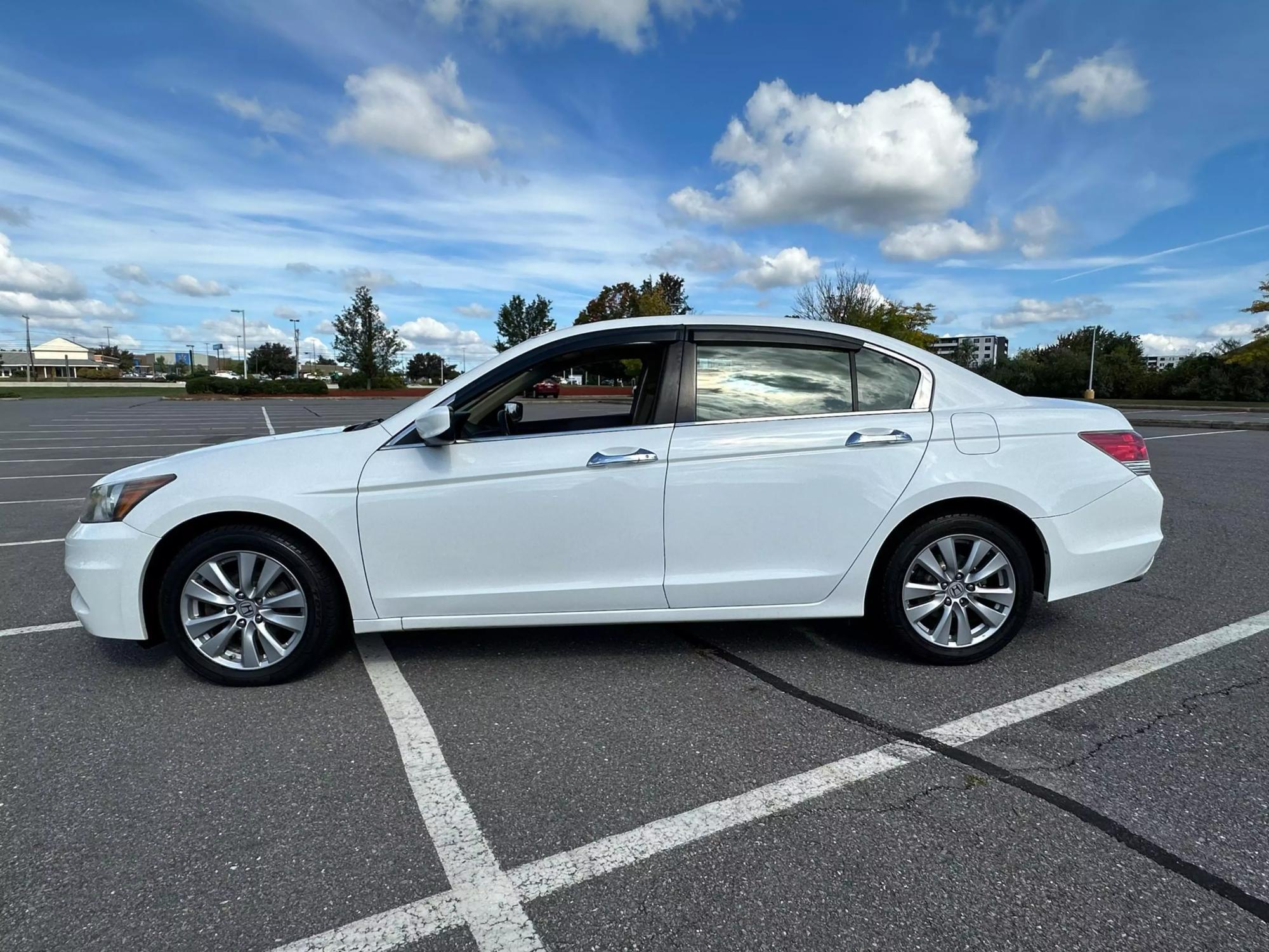 2012 Honda Accord EX-L V6 photo 23