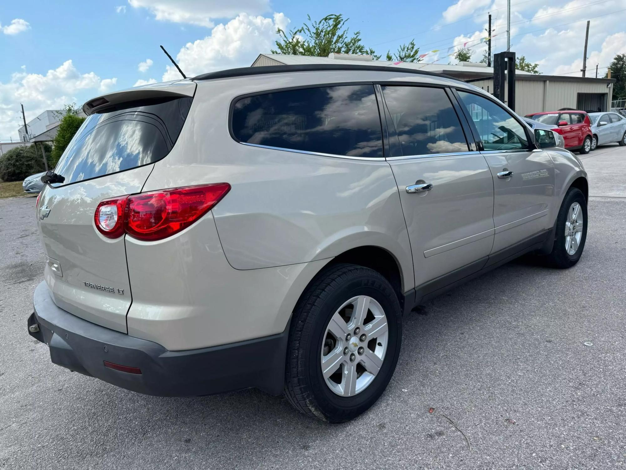 2010 Chevrolet Traverse 1LT photo 27