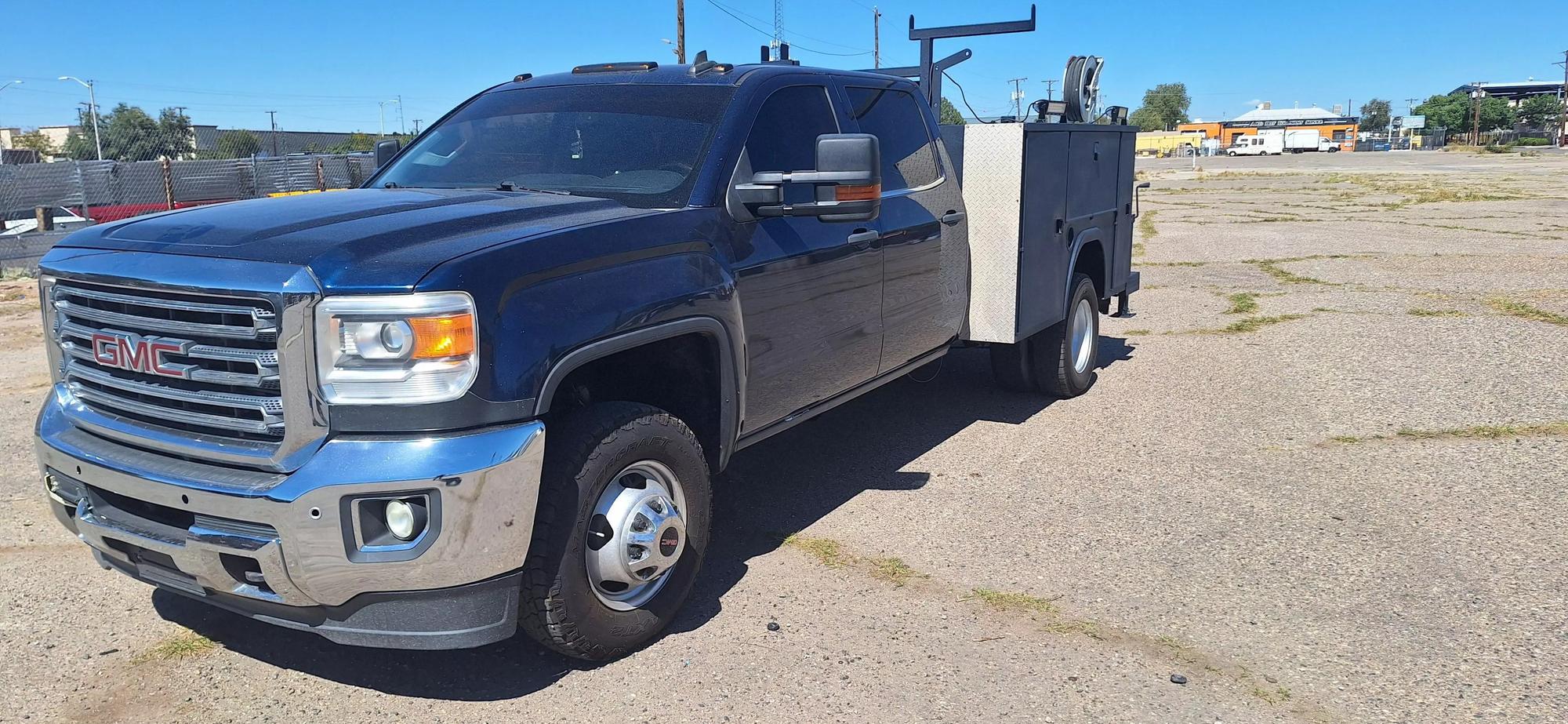 2015 GMC Sierra 3500 Chassis Cab SLE photo 15