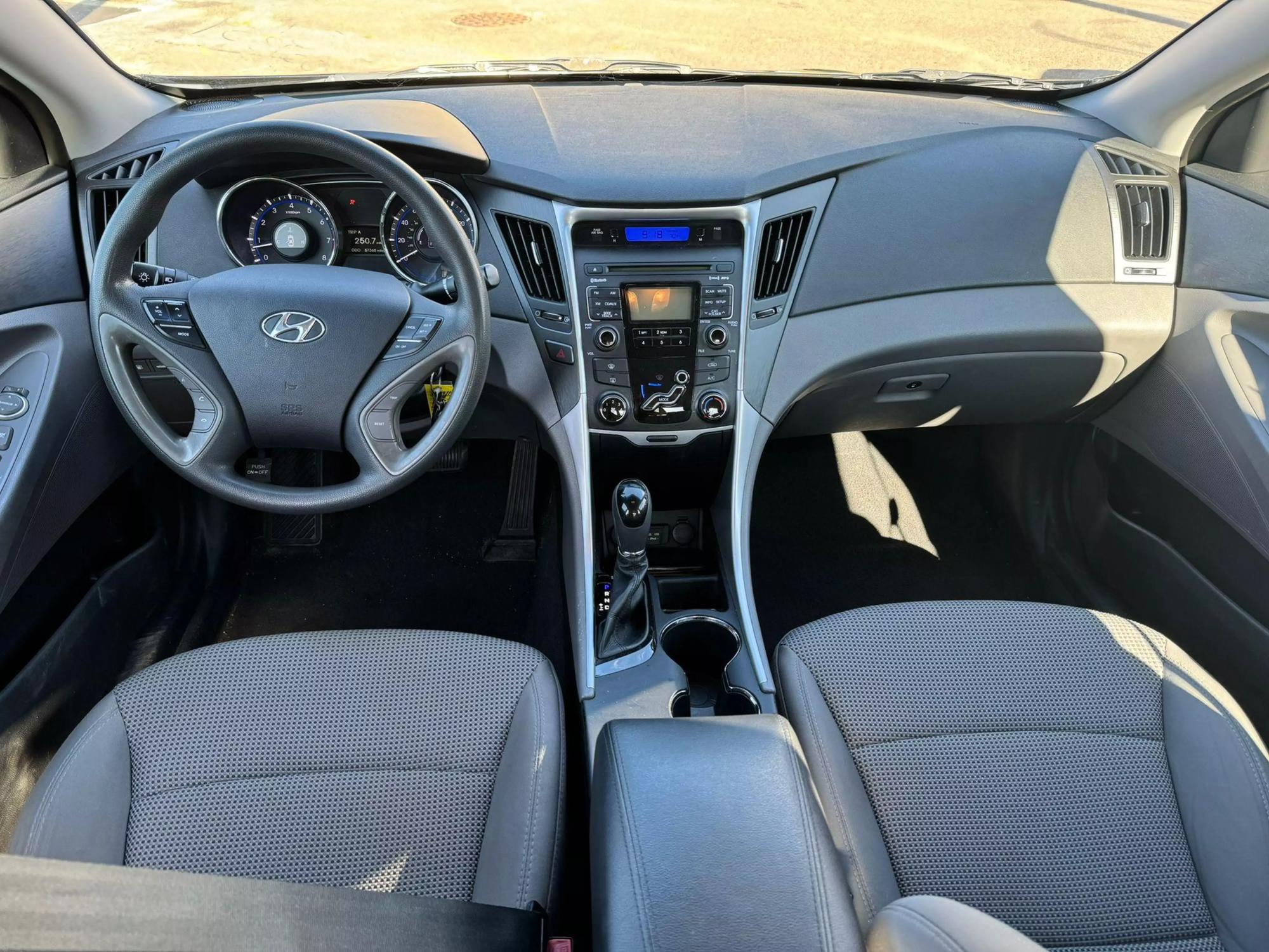 2011 Hyundai Sonata GLS photo 18