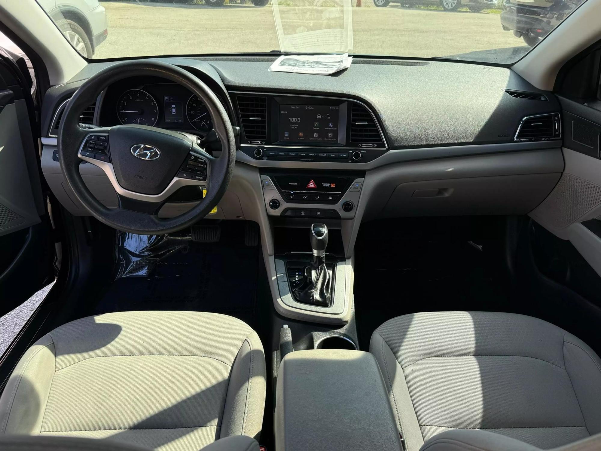 2018 Hyundai Elantra SEL photo 22