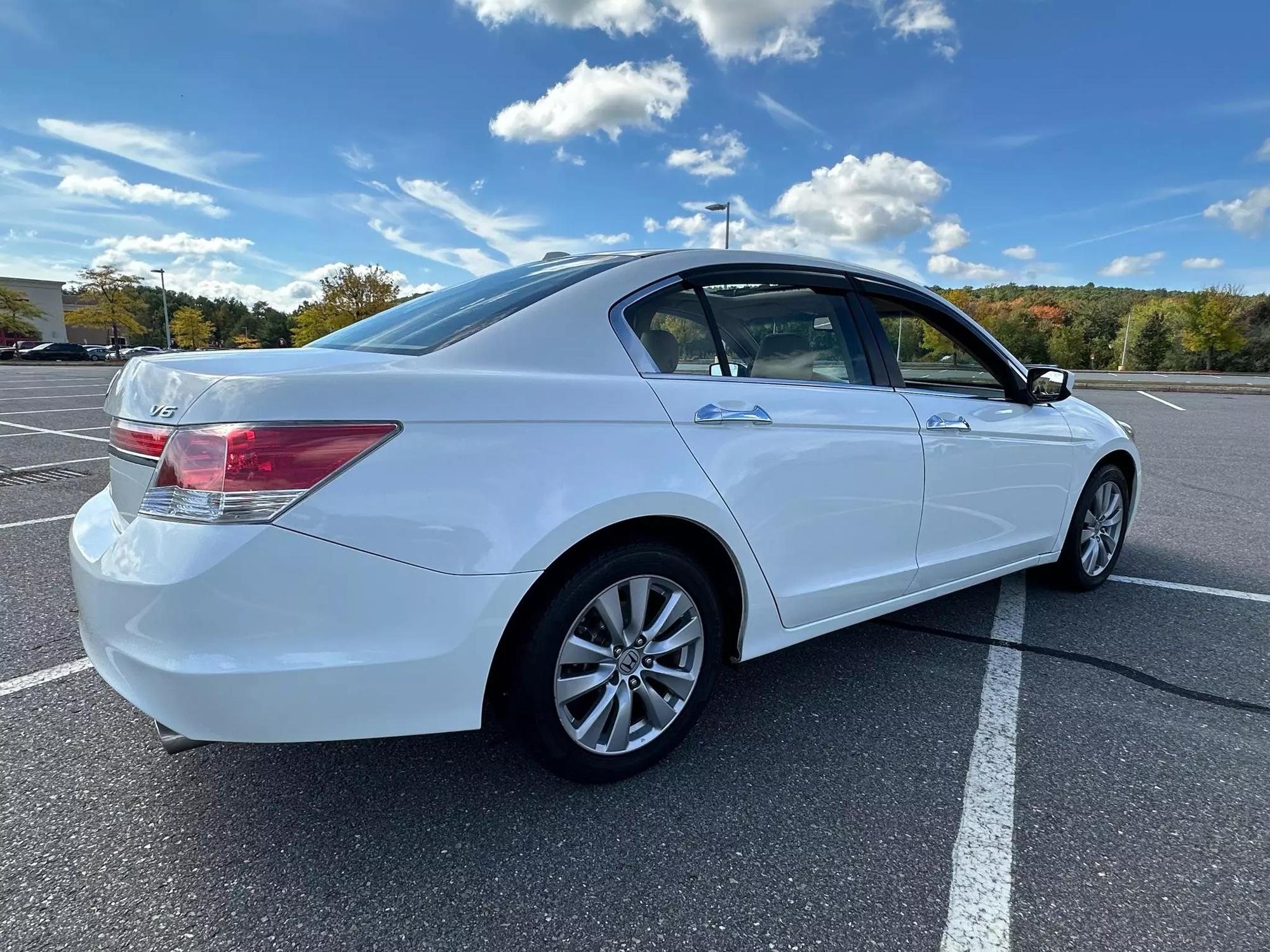 2012 Honda Accord EX-L V6 photo 26