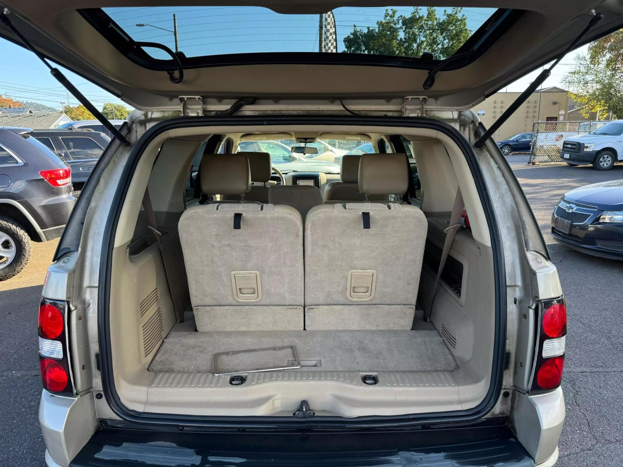 2007 Ford Explorer XLT photo 32