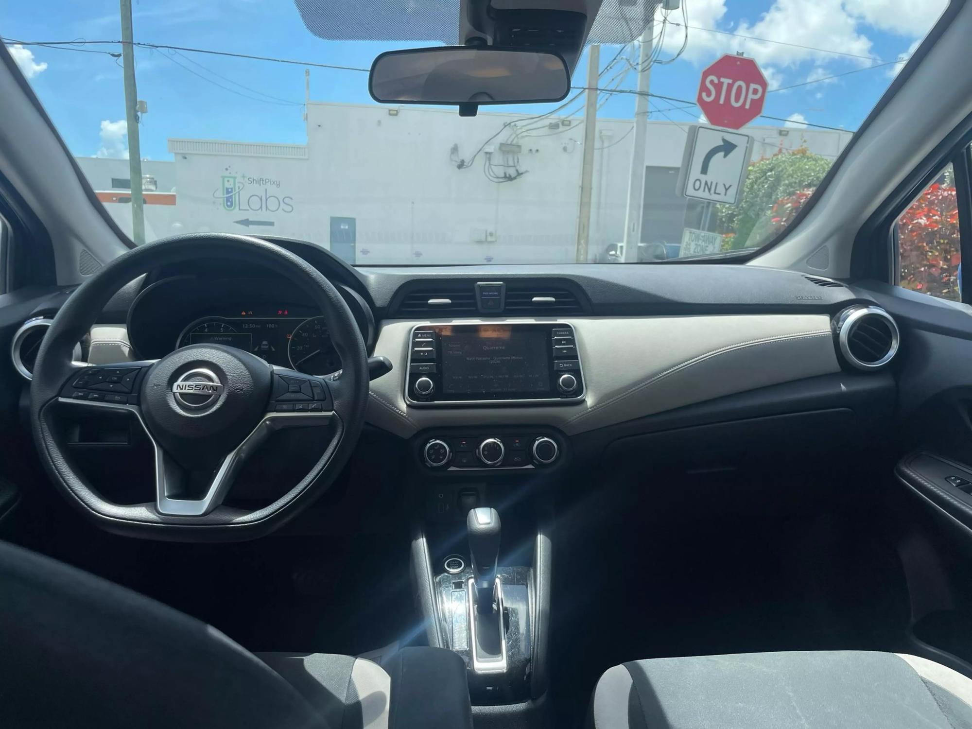 2020 Nissan Versa Sedan SV photo 17