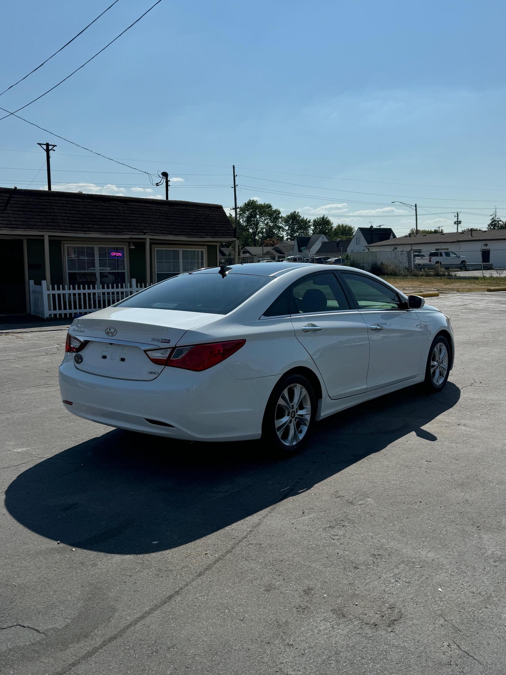 2012 Hyundai Sonata Limited photo 25