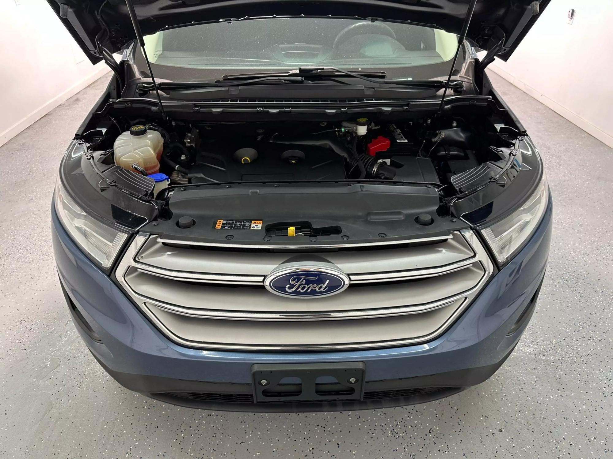 2018 Ford Edge SE photo 32