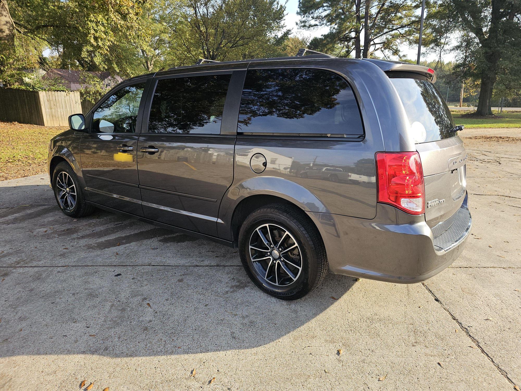 2017 Dodge Grand Caravan GT photo 18