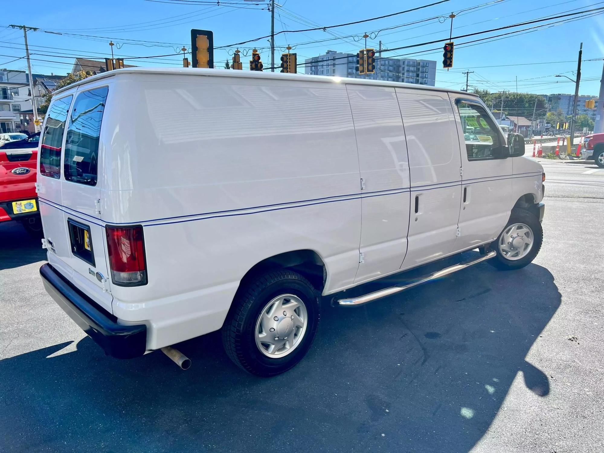 2012 Ford E-Series Econoline Van Commercial photo 24